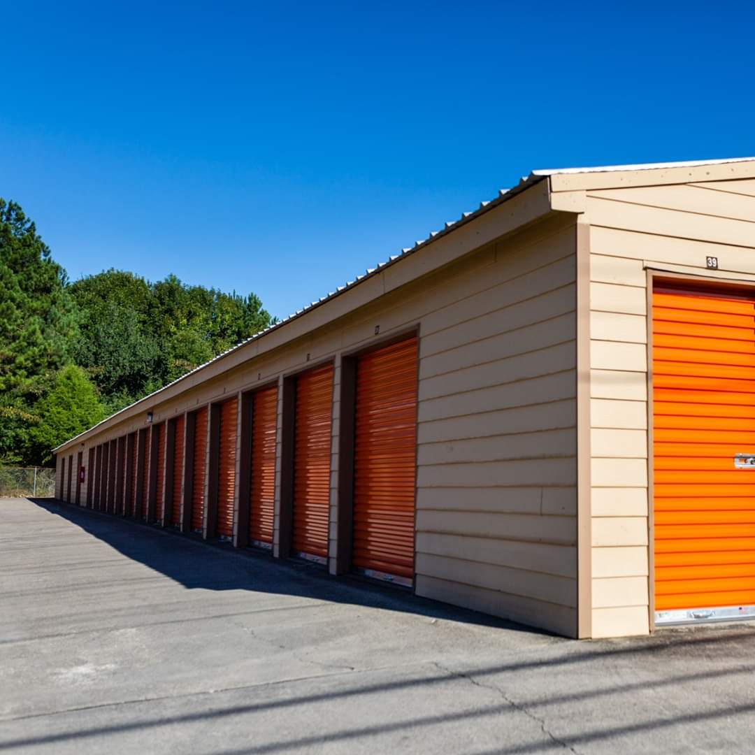 Climate-Controlled Units / Self Storage Units / Indoor Vehicle Parking in Cleveland, TN 