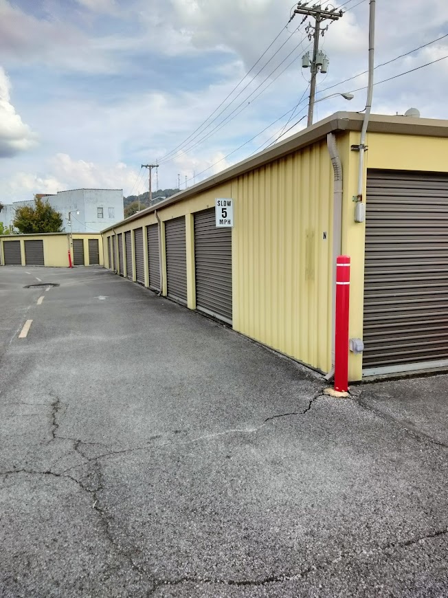 Self Storage Units with Drive Up Access in Charleston WV