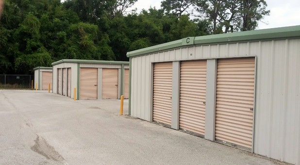Self storage facilities in Summerfield, FL