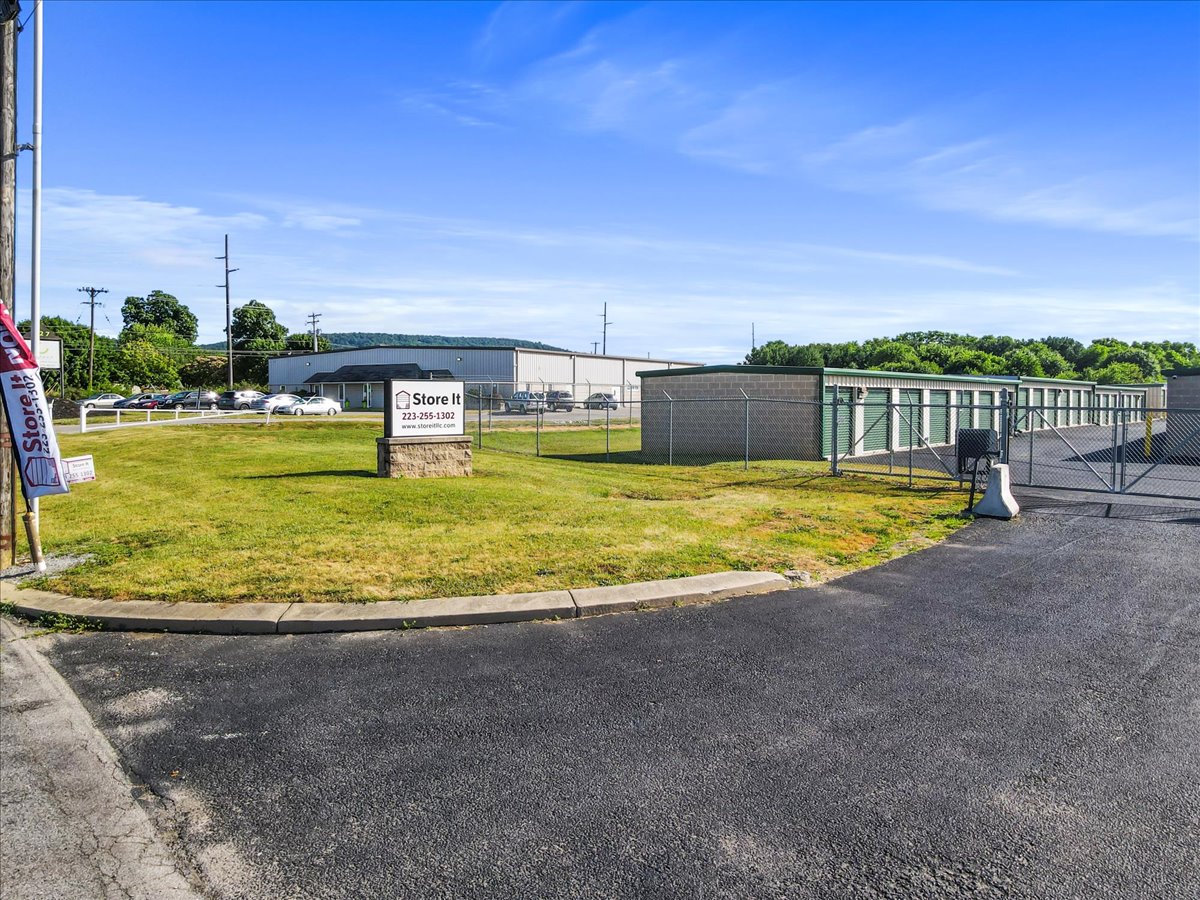 storage units for Store It-Gitts in Hanover, PA 17331