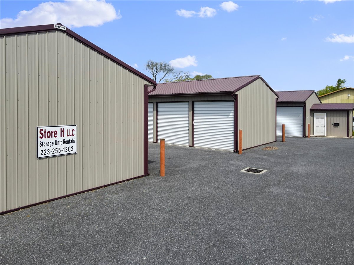 storage units Store It Biglerville at151 4th St, Biglerville, PA 17307