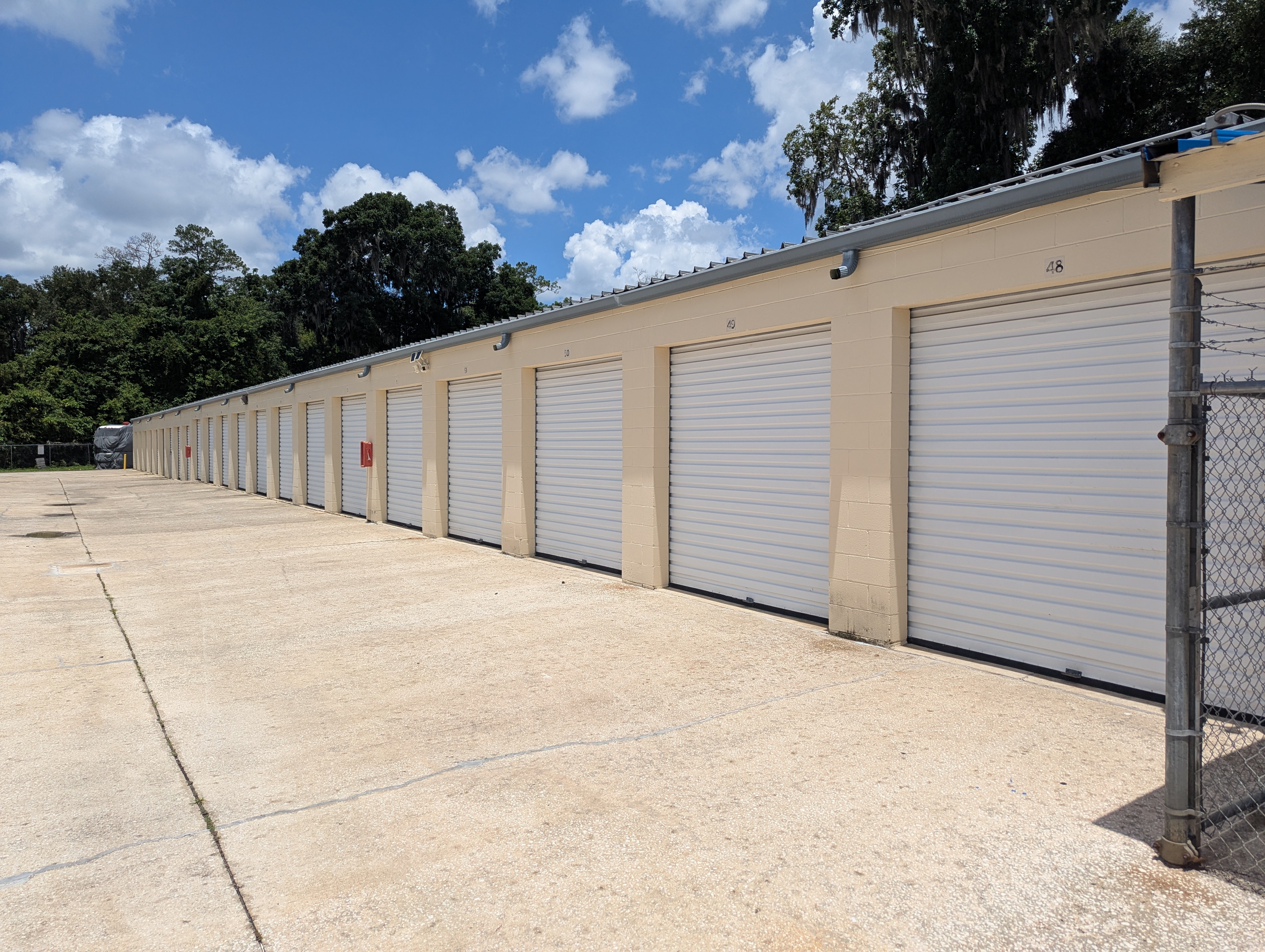 Secure storage units in Ocala FL