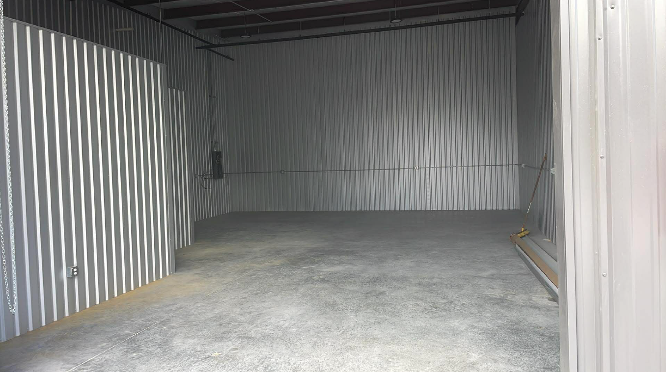 Large Warehouse Units in Porter, TX