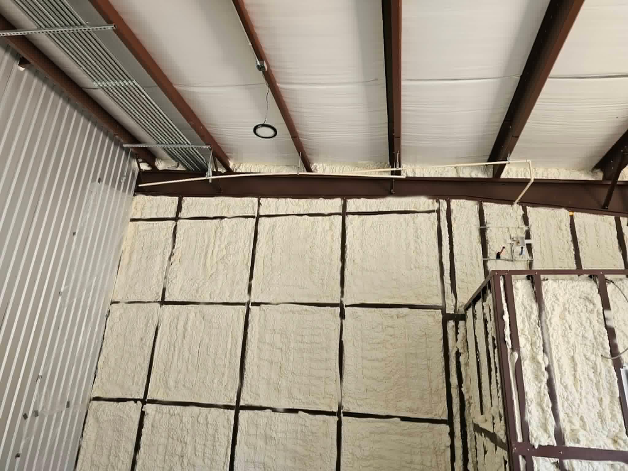 Office Warehouse with Well Insulated Walls in Porter, TX