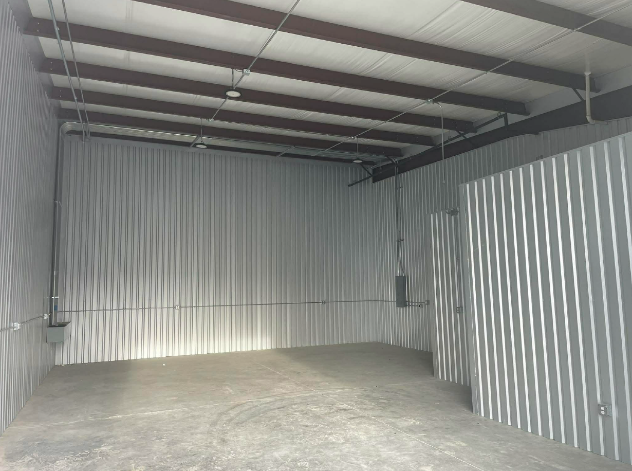 Well Insulated Warehouse Spaces in Porter, TX