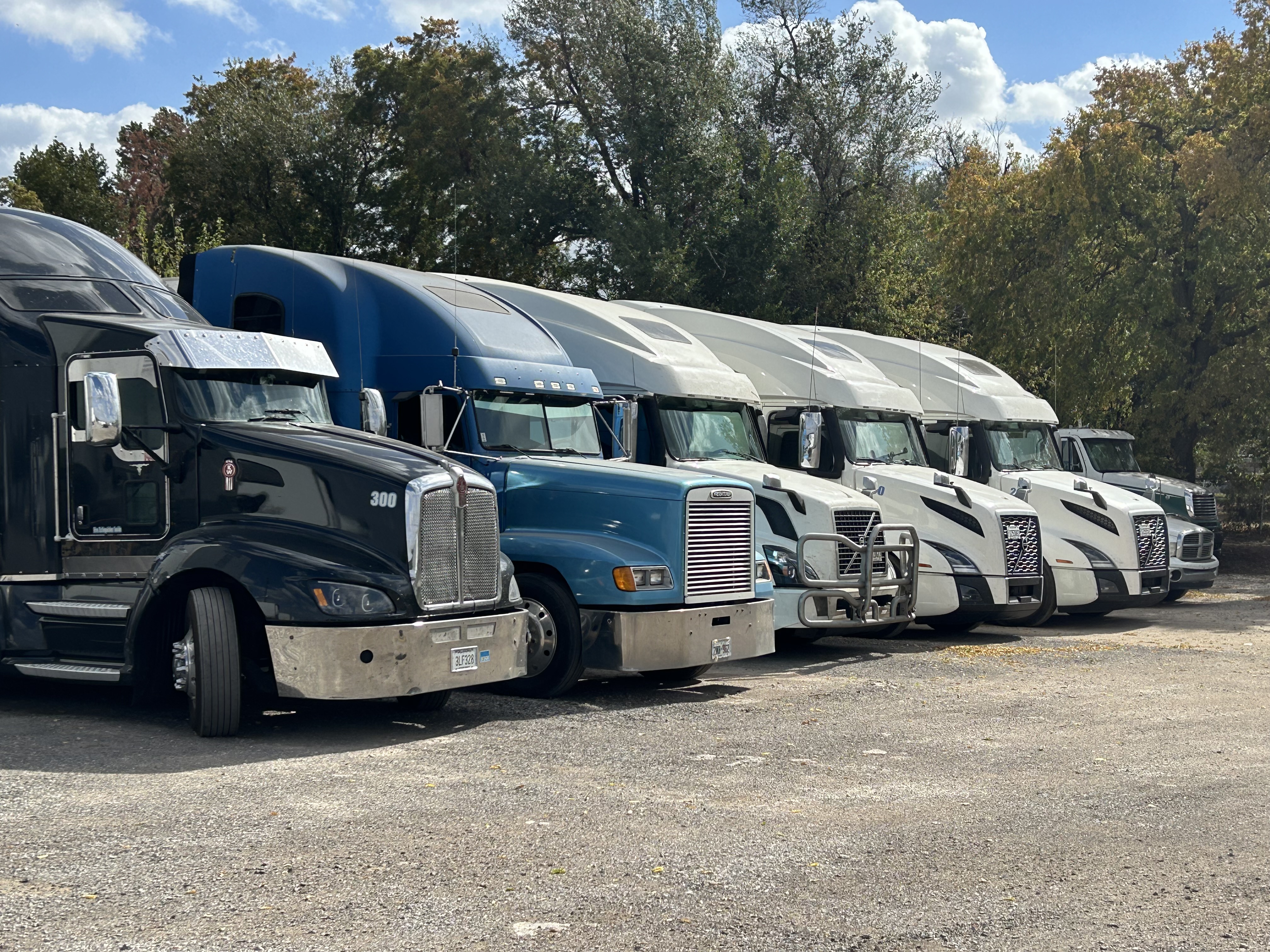 Big Parking Spot - Truck Storage