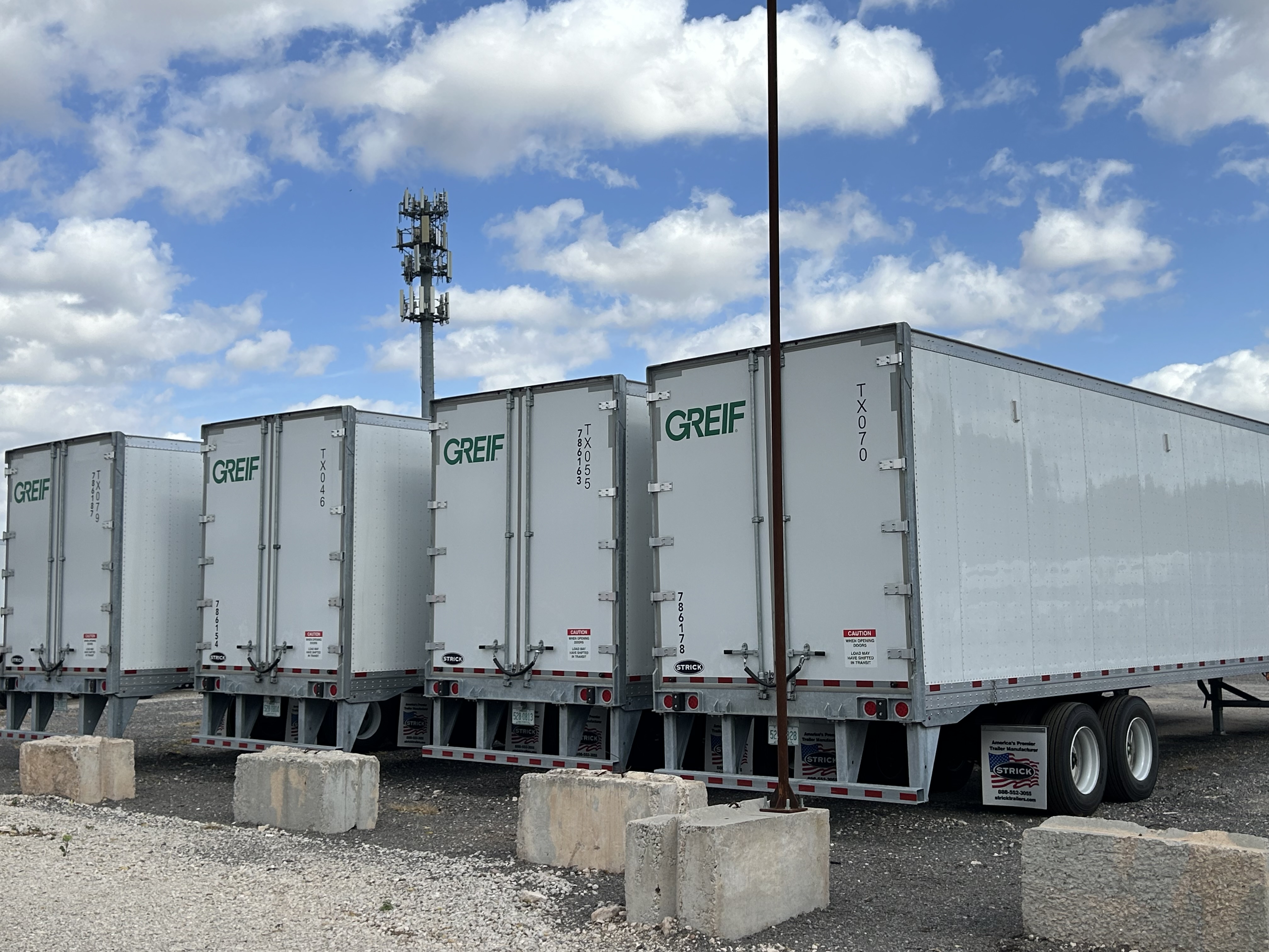 Big Parking Spot - Truck Storage