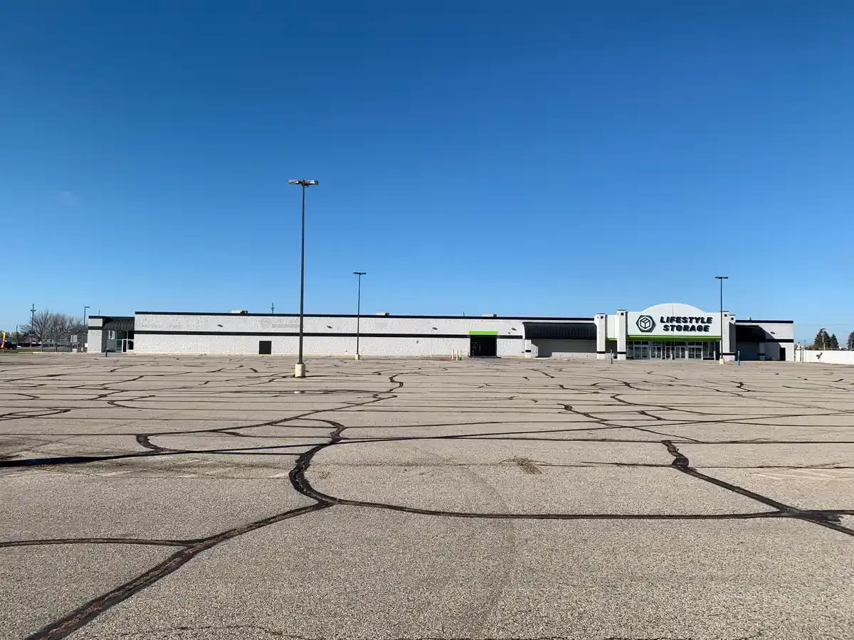 Lifestyle Storage - Devils Lake 701 5th Ave SE Suite A Devils Lake, ND 58301