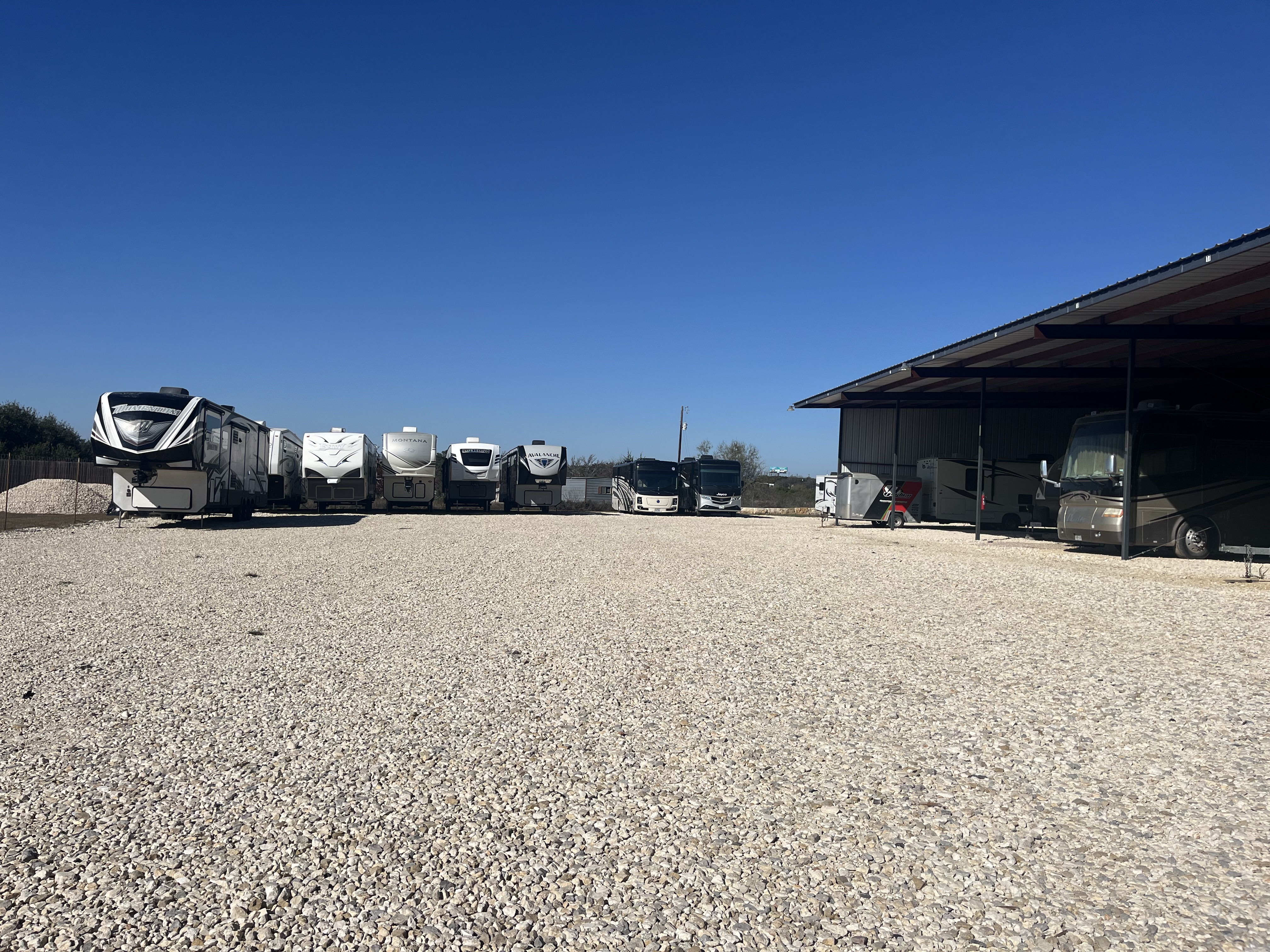How to compare RV storage rates in Texas and avoid overpaying near Liberty Hill Hill Country