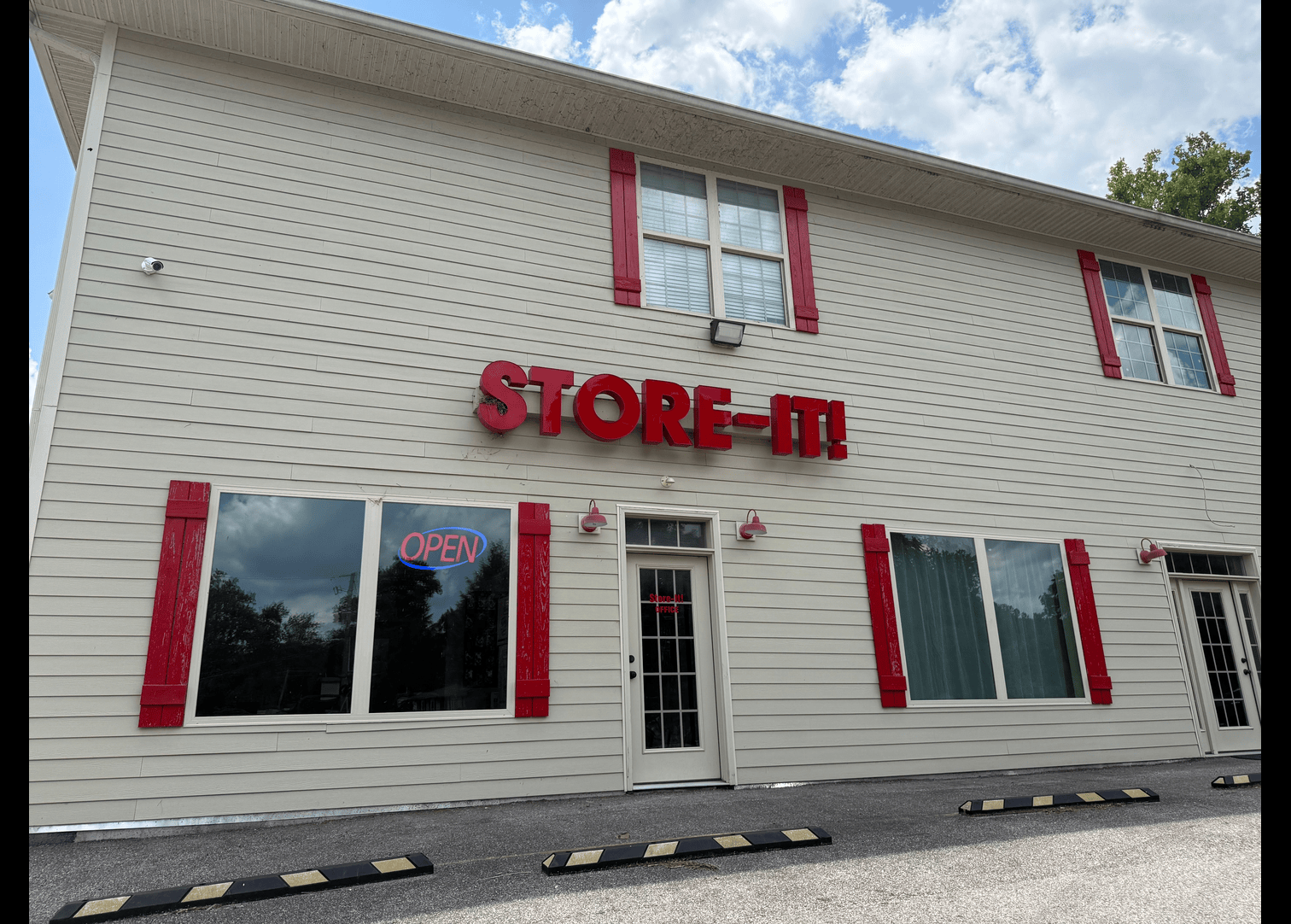 Store It (St. Albans Location) at 20 Lake Xing Saint Albans, WV 25177 resized