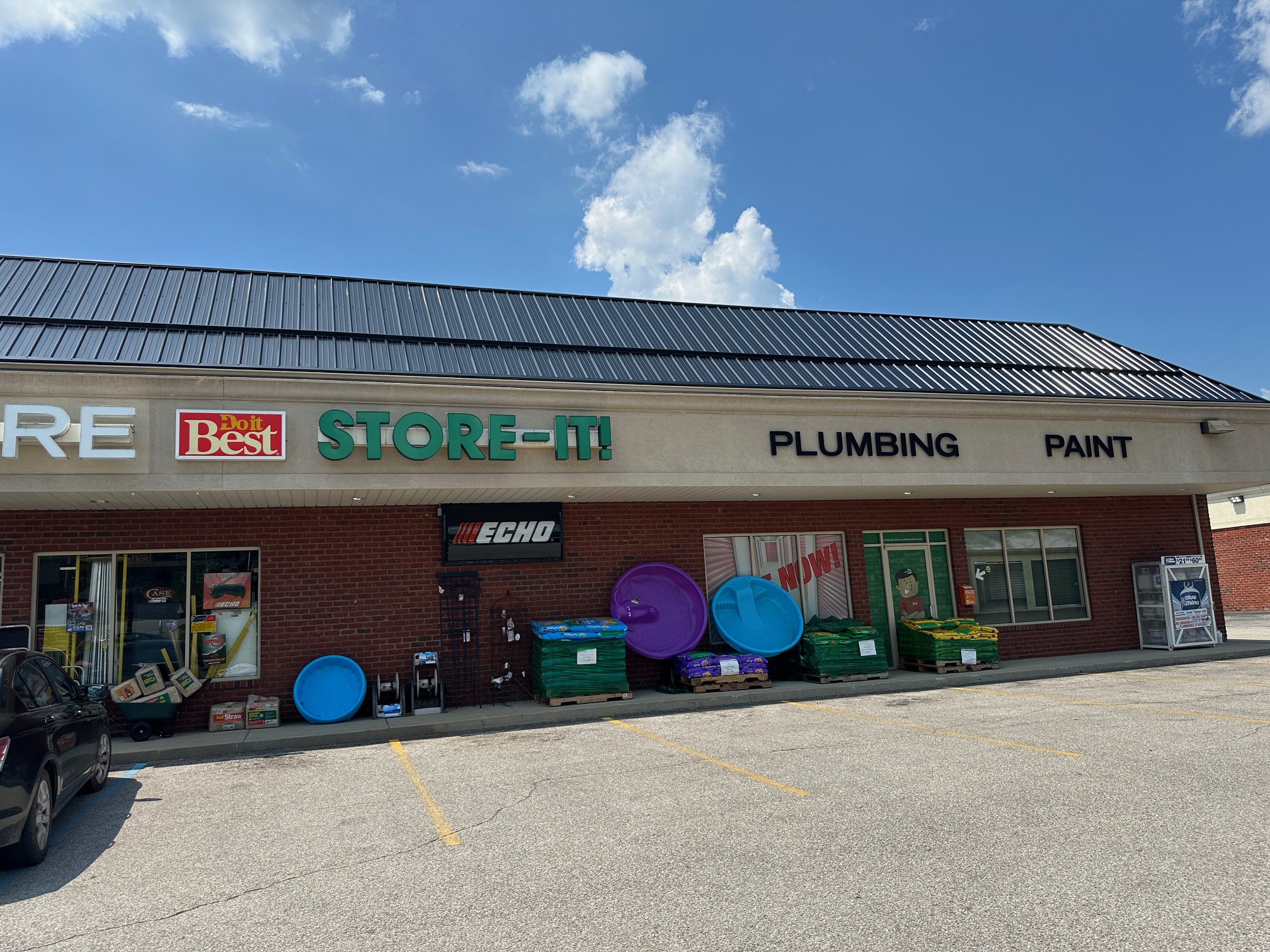 STORE-IT- Winfield: 12546 Winfield Road, Winfield, WV 25213