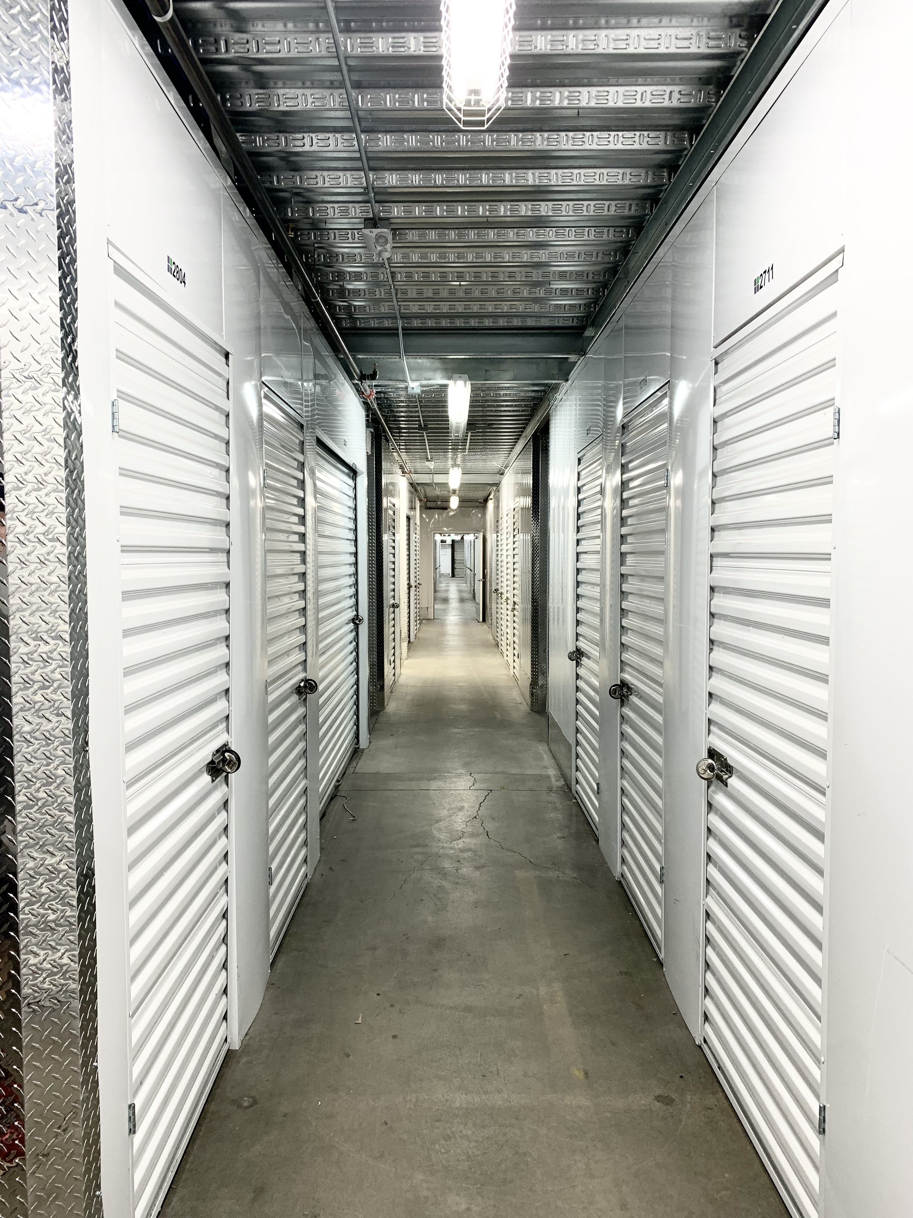 greenbox self storage-large-units inside centennial