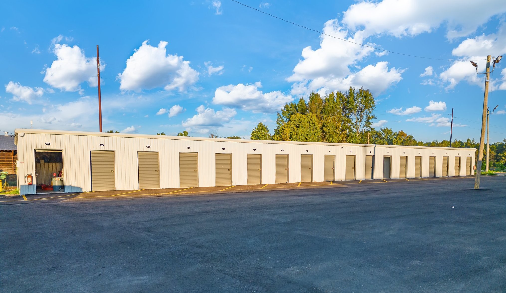 Ragland Business Park - Affordable Self Storage Units in Jackson, TN