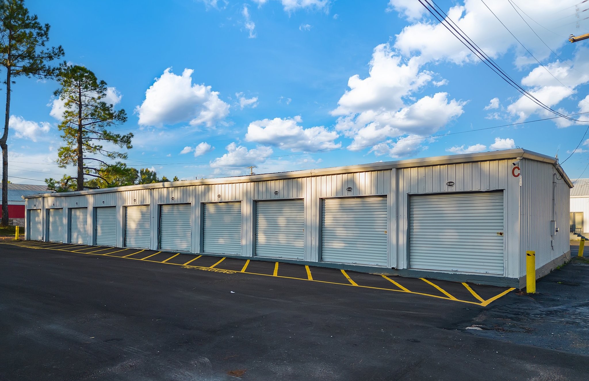 Ragland Business Park - Affordable Self Storage Units in Jackson, TN