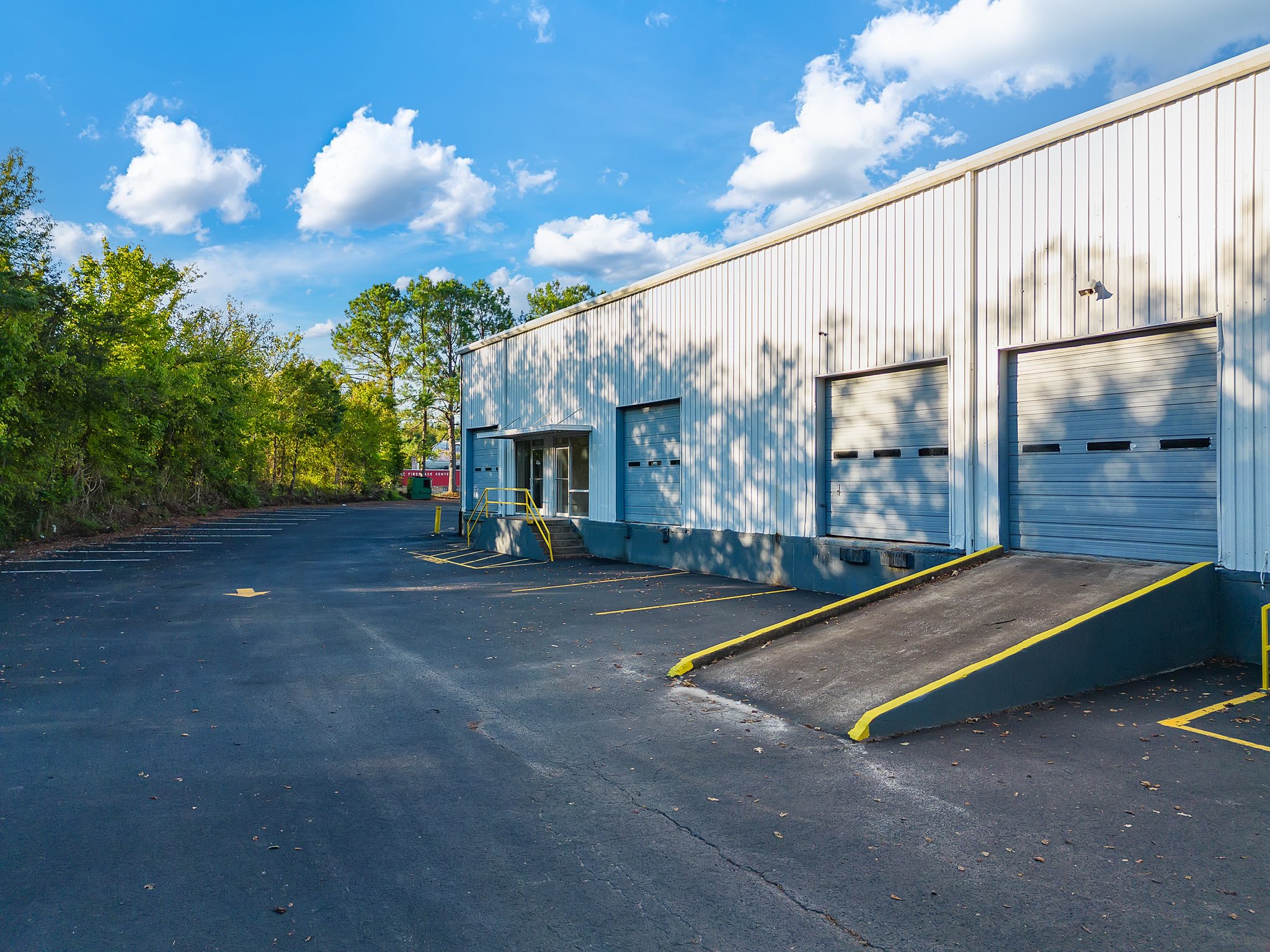 Ragland Business Park - Affordable Self Storage Units in Jackson, TN