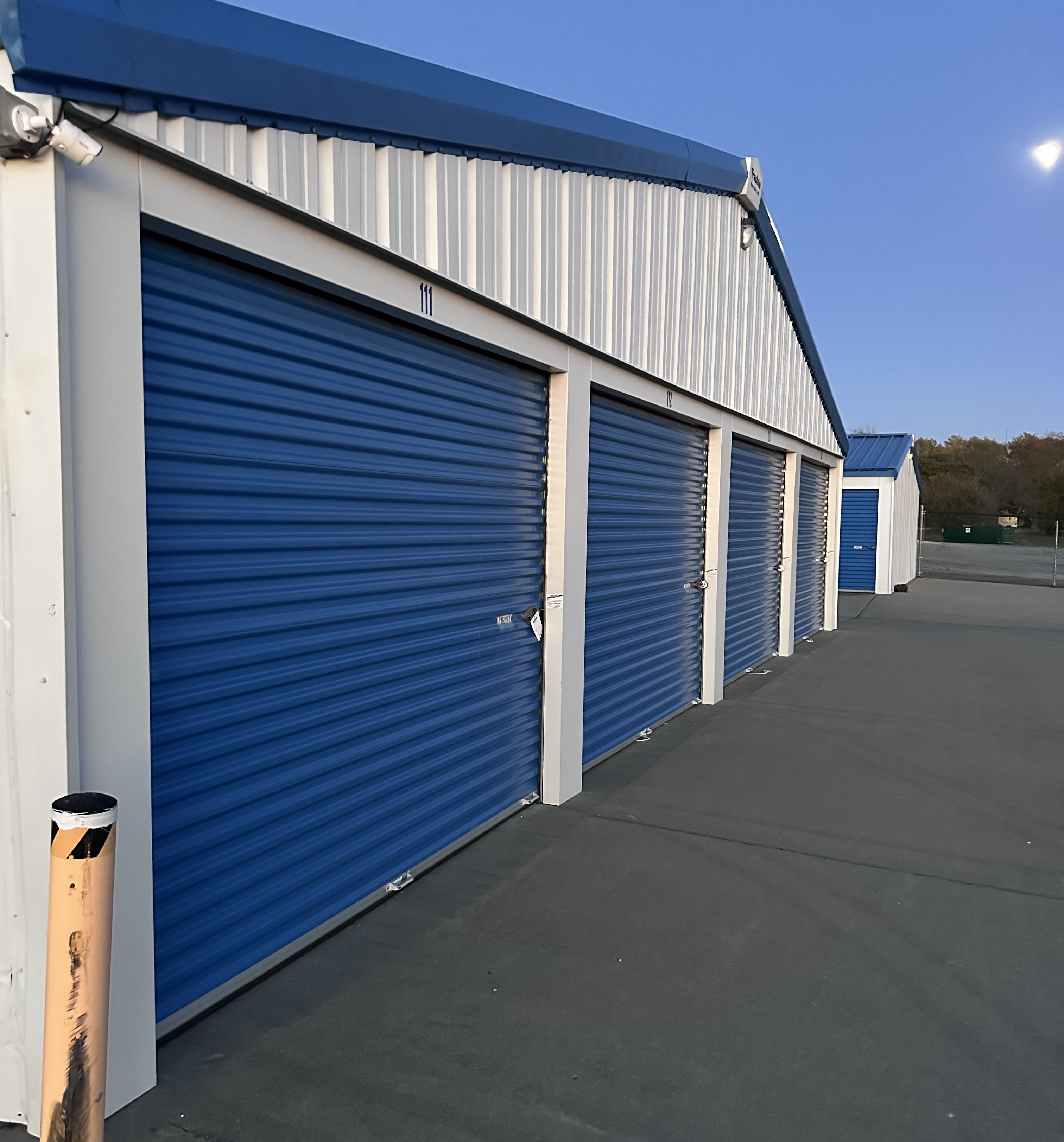 Large Storage Units at 9659 US Hwy 136, Macomb, IL 61455