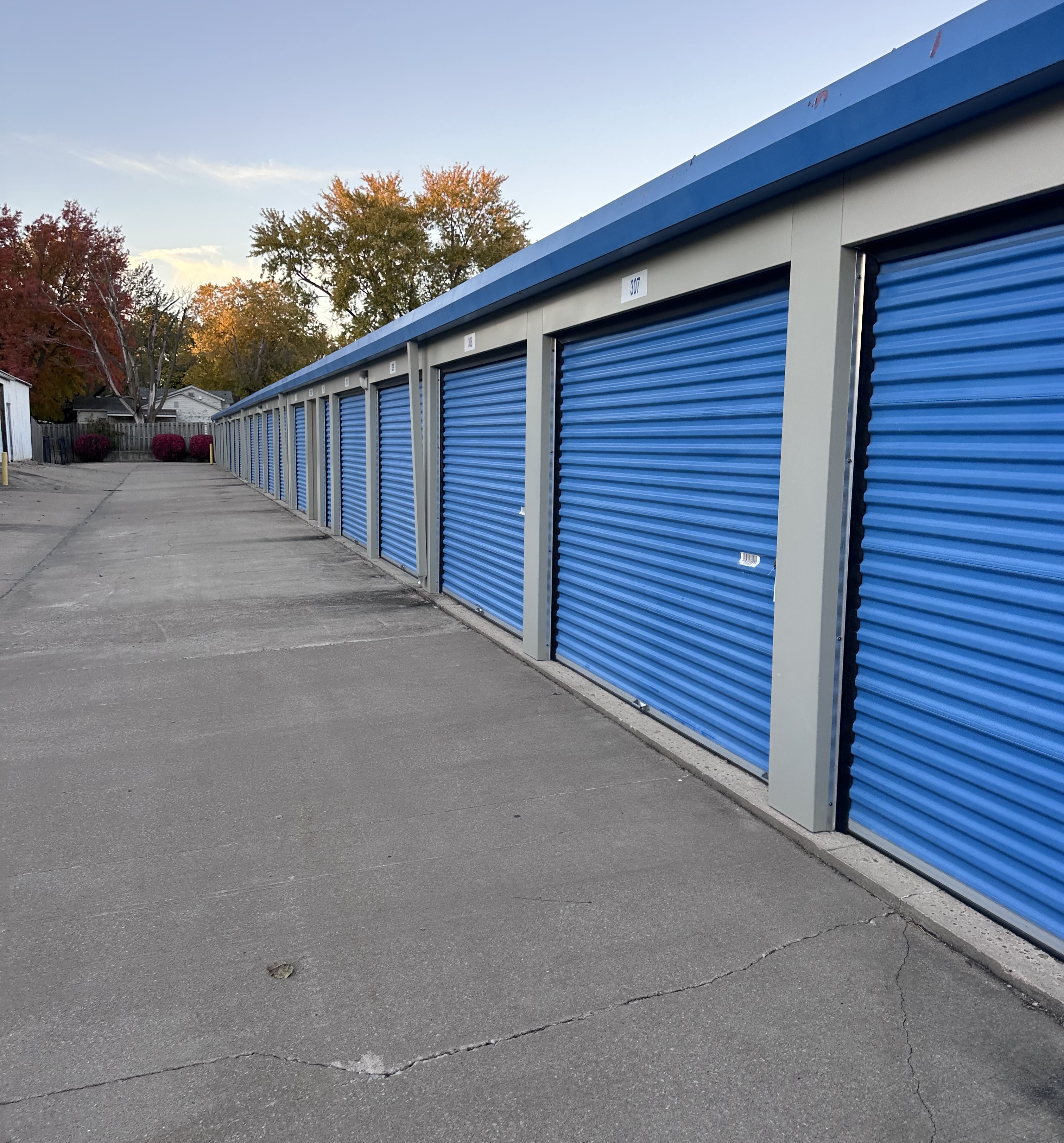 Large Storage Units at 320 N Bonham St, Macomb, IL 61455