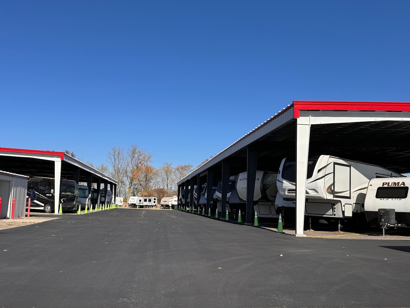 Covered RV/Boat/Vehicle Parking in Anderson, IN