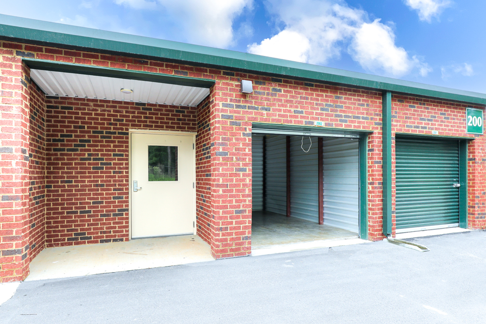 Medium Storage Units in Hoschton, GA