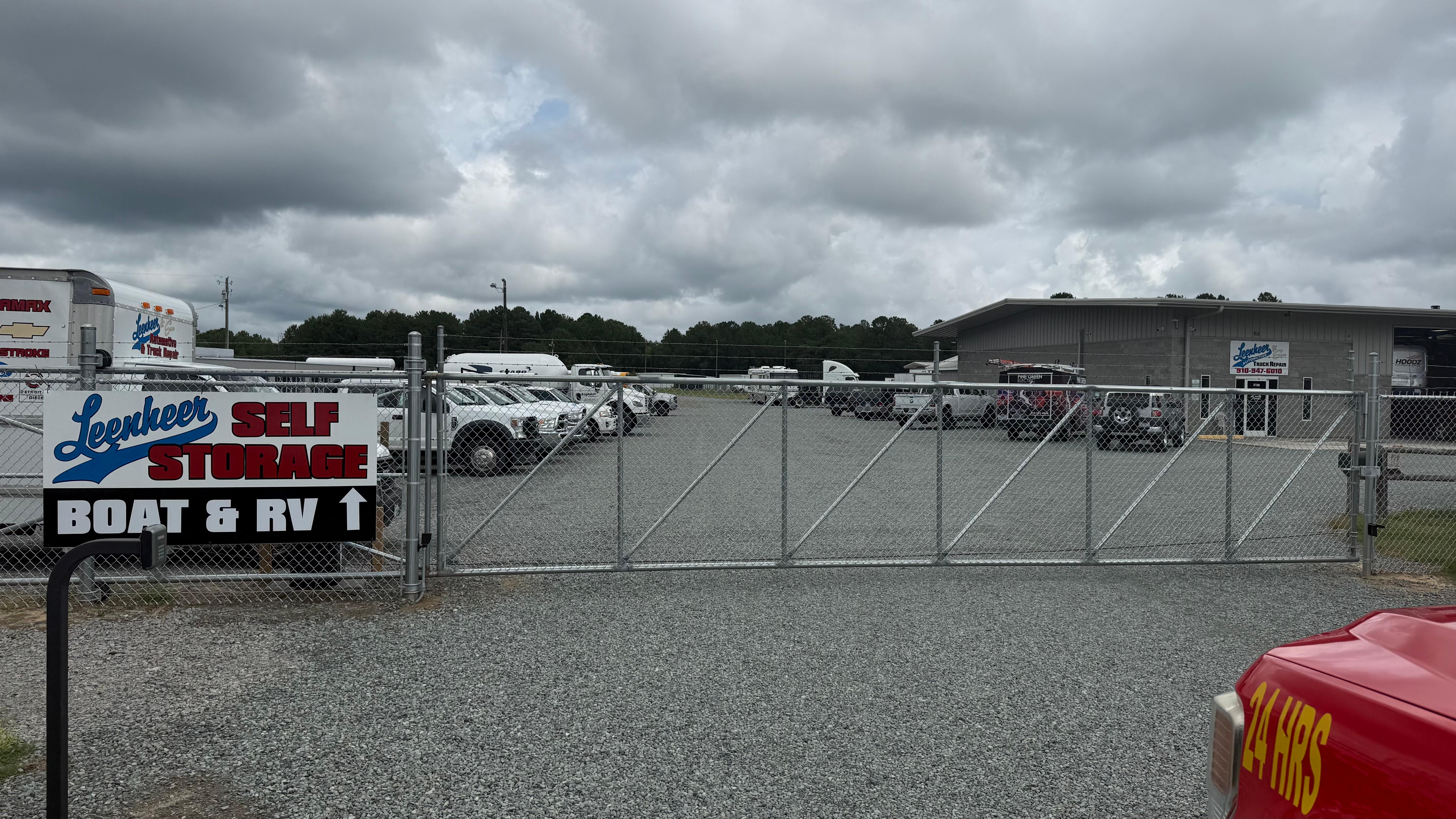 Leenheerselfstorage.com 3760 US 15/501 HWY Carthage 28327 Leenheerselfstorage.com 3760 US 15/501 HWY Carthage 28327
