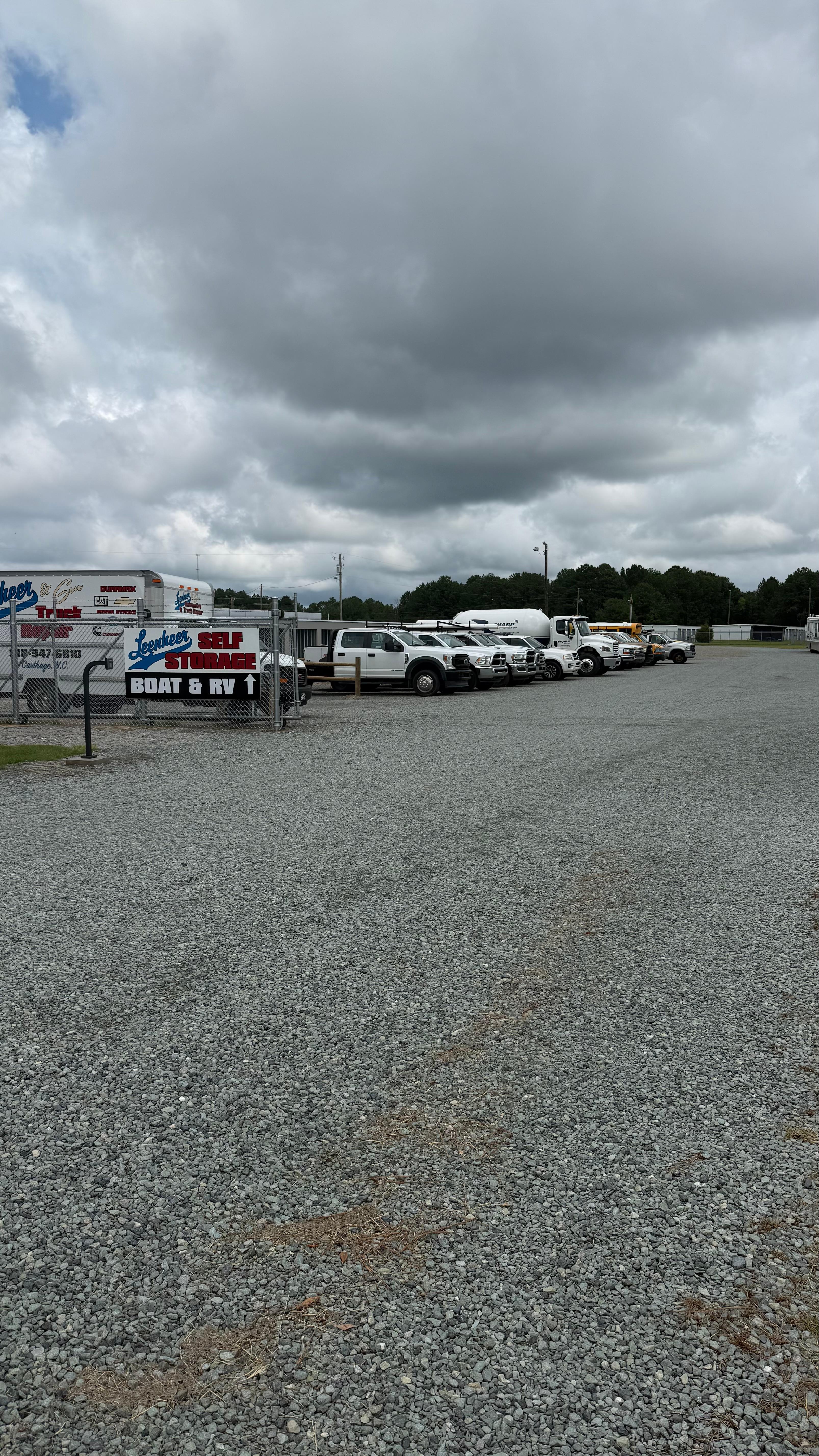 Leenheerselfstorage.com 3760 US 15/501 HWY Carthage 28327 Leenheerselfstorage.com 3760 US 15/501 HWY Carthage 28327