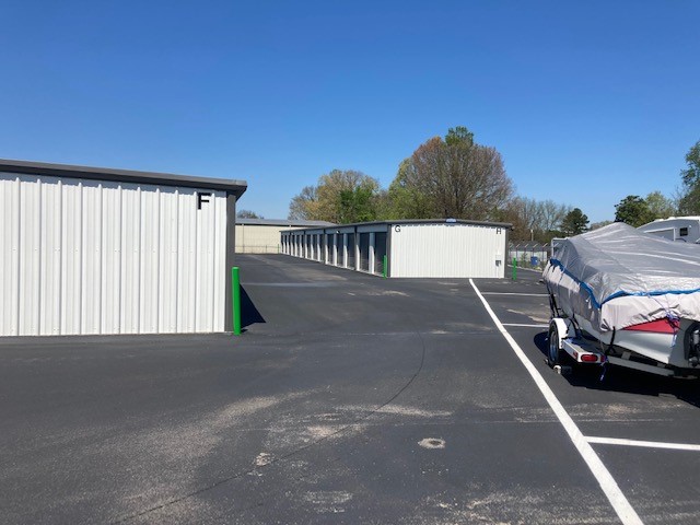Affordable Storage Units & Outdoor Boat Parking in Muscle Shoals, AL | 99 Commerce St