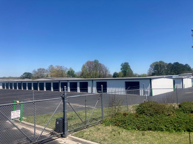 Fenced & Gated Storage Facility in Muscle Shoals, AL | 99 Commerce St
