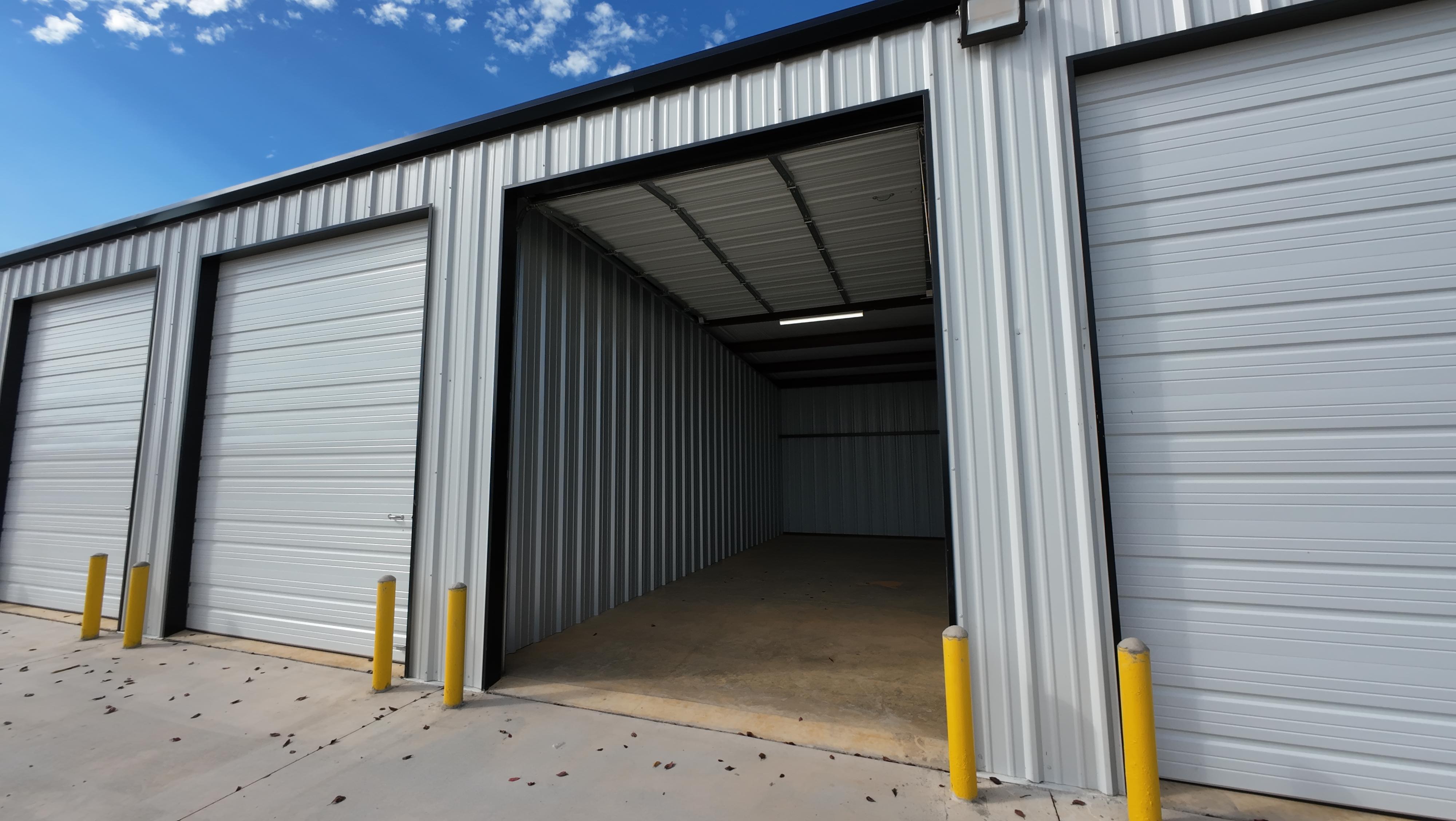 Premier lock storage - Longview 3833 US hw 259 N, Longview, TX 65605
