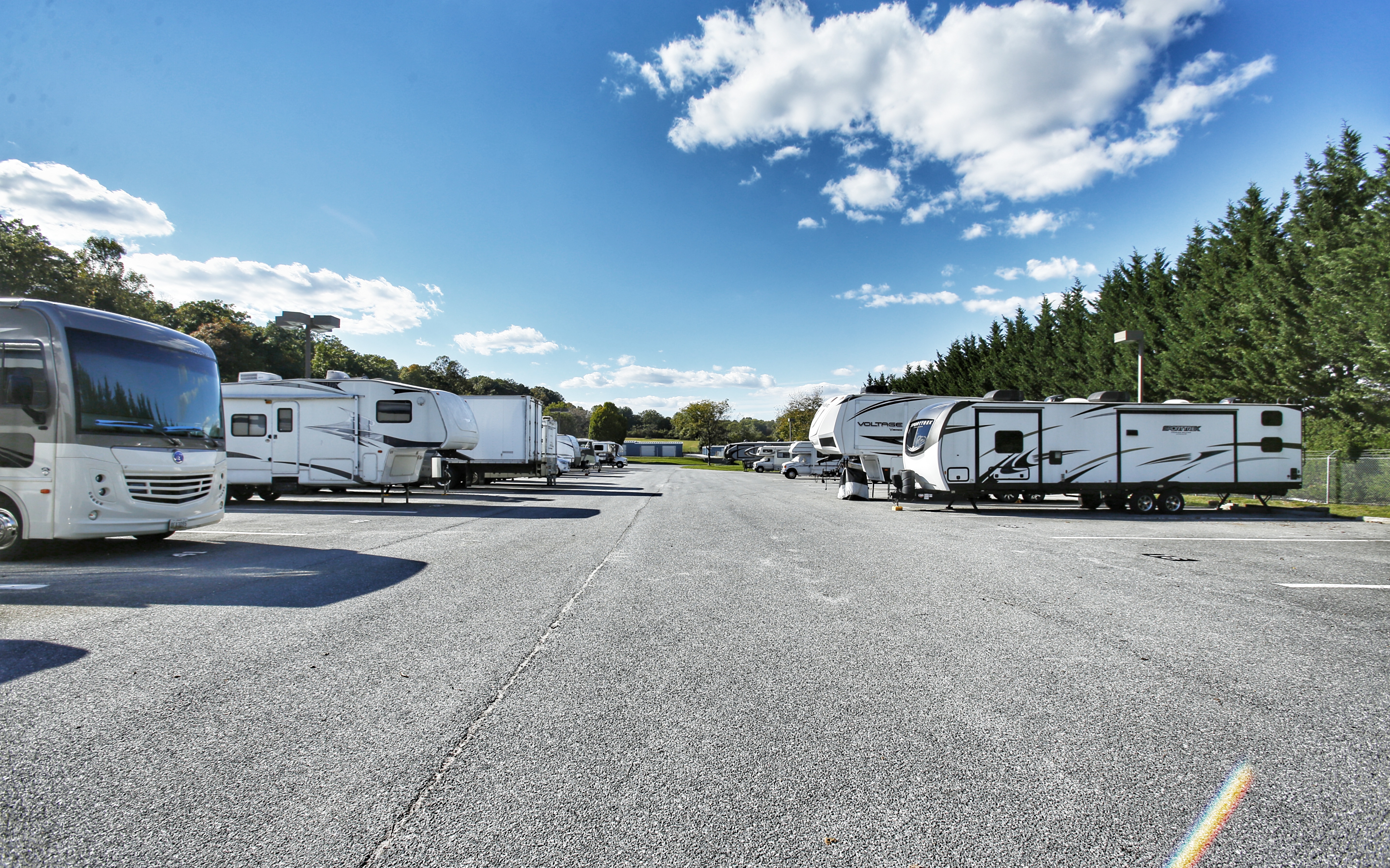 RV, Camper, boat, car and trailer storage in Eldersburg, Maryland - store your belongings in this secure facility