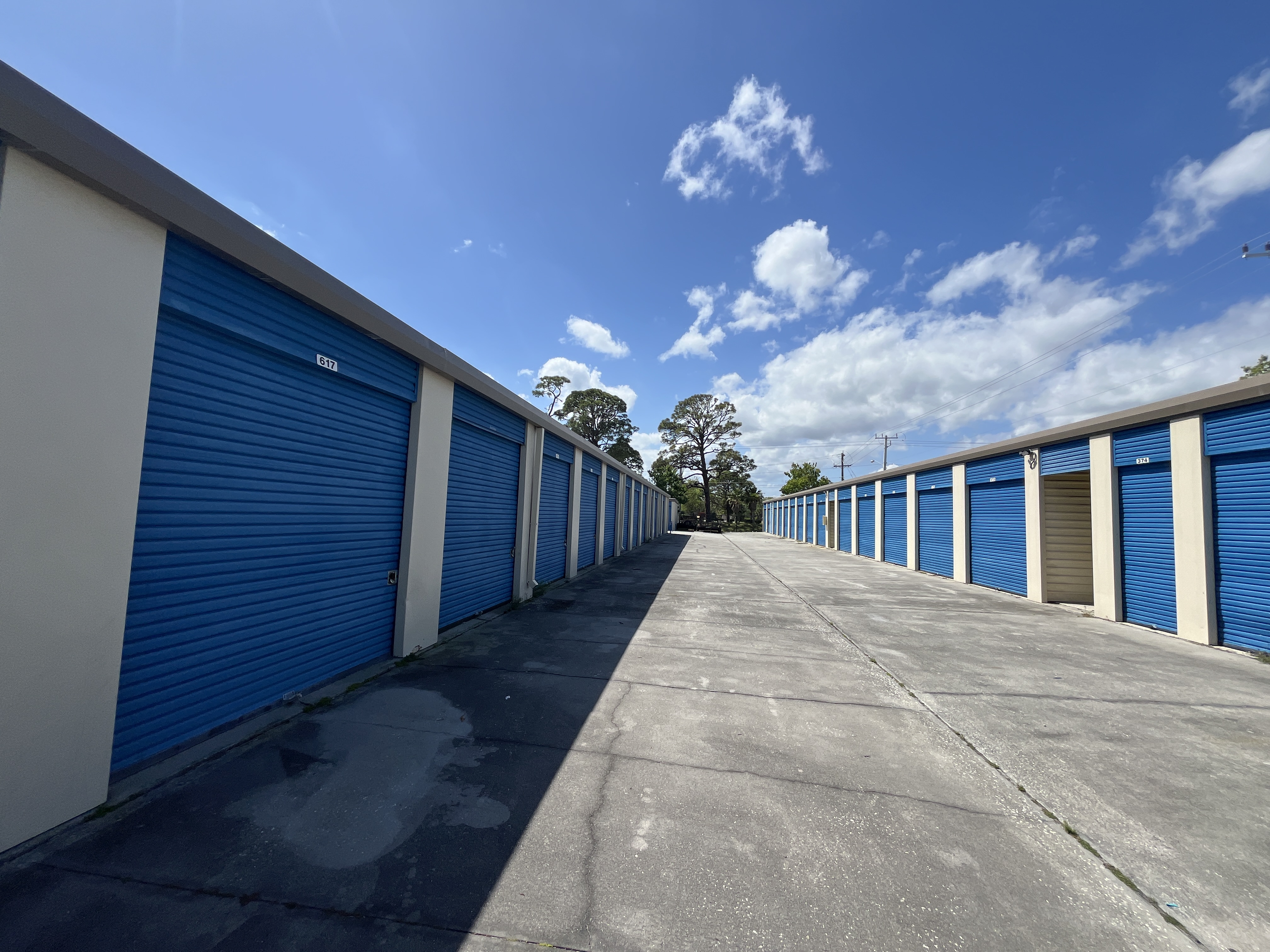 self storage units for Aero Self Storage in Vero Beach, FL