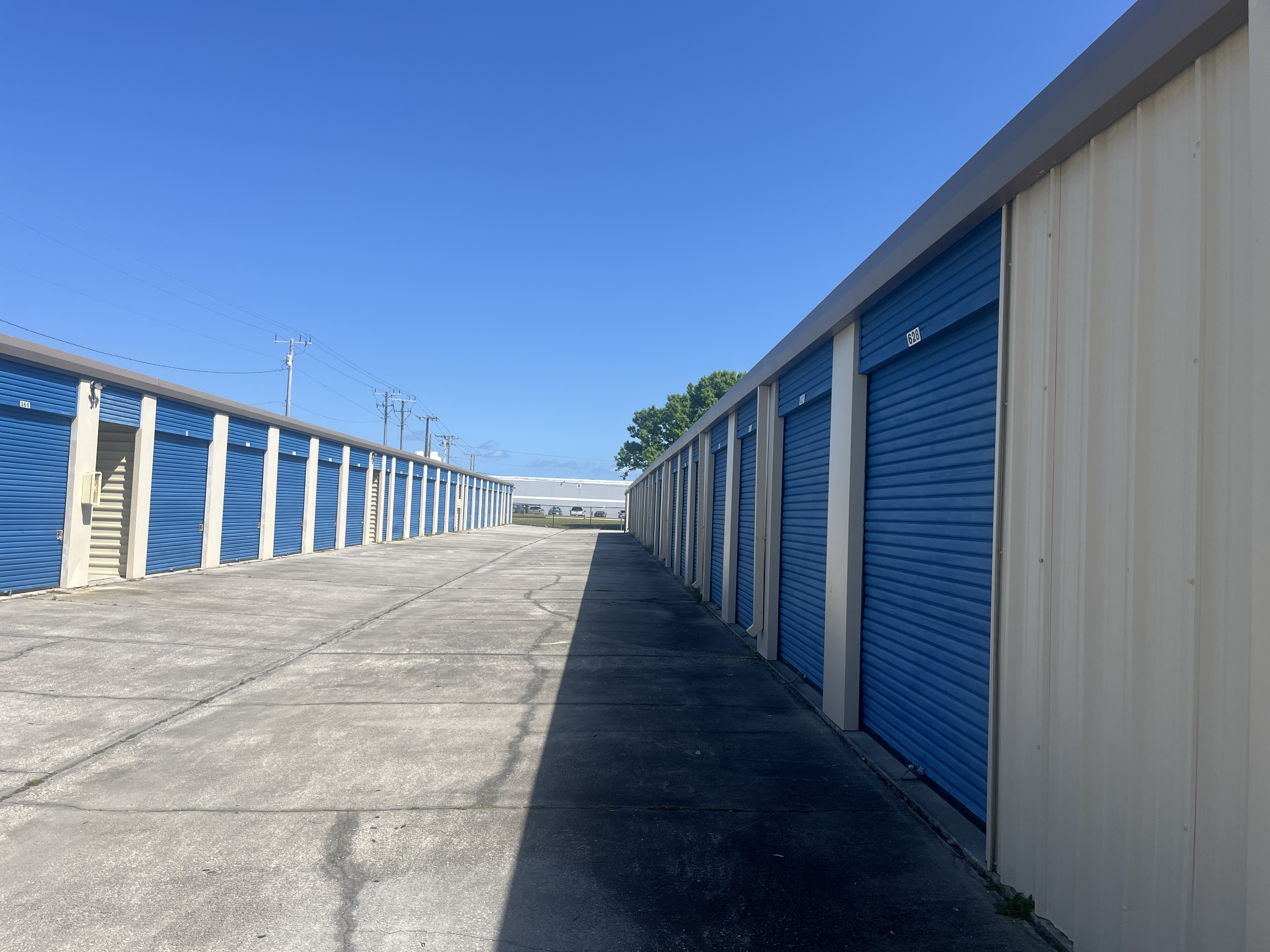 self storage units for Aero Self Storage in Vero Beach, FL