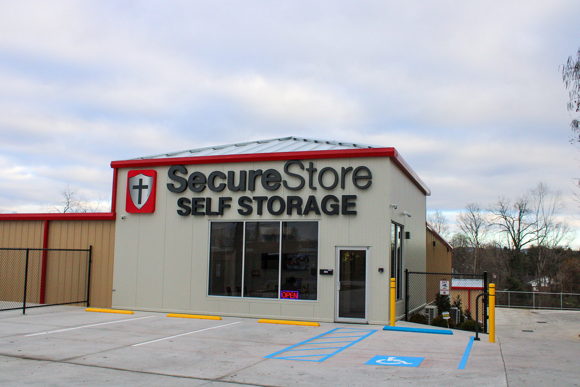 secure store in Ronceverte, WV