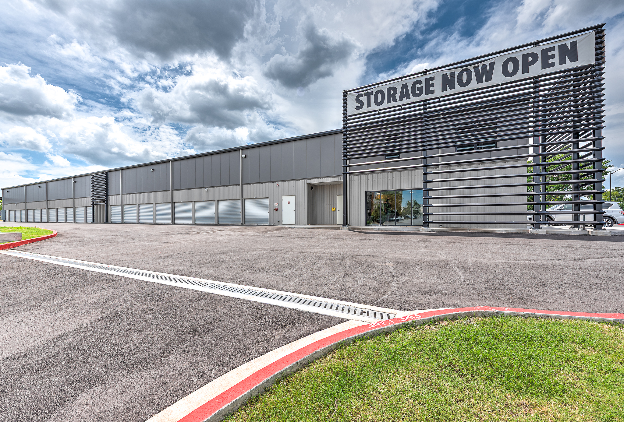 Artifacts Self Storage 45th Street view from Poplar