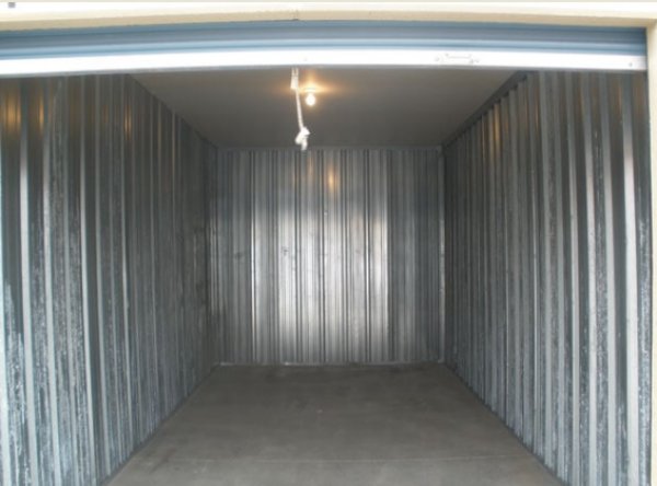 lighted storage unit Lincoln, NE