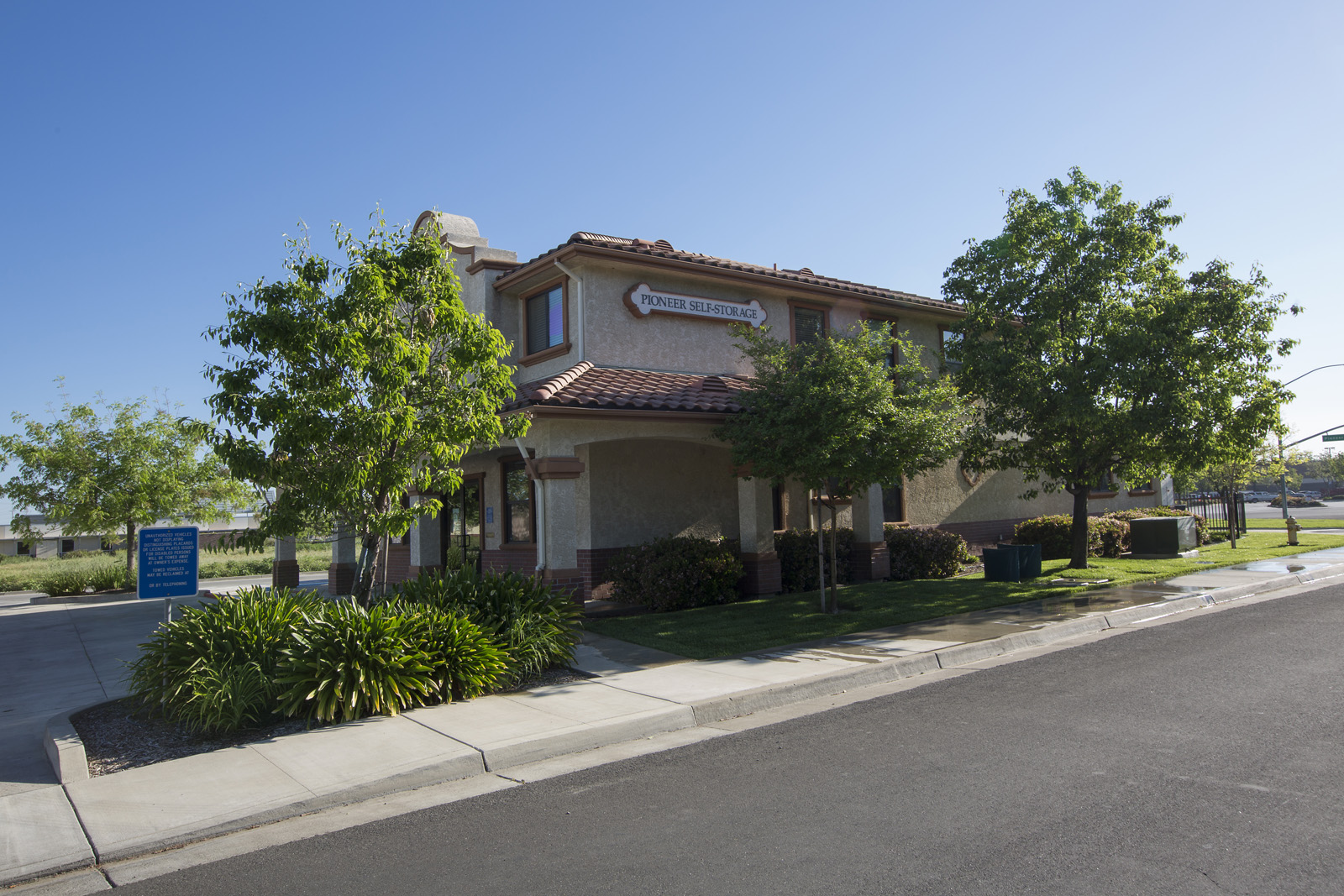 Pioneer Self Storage 480 Pioneer Avenue Woodland, CA 95776