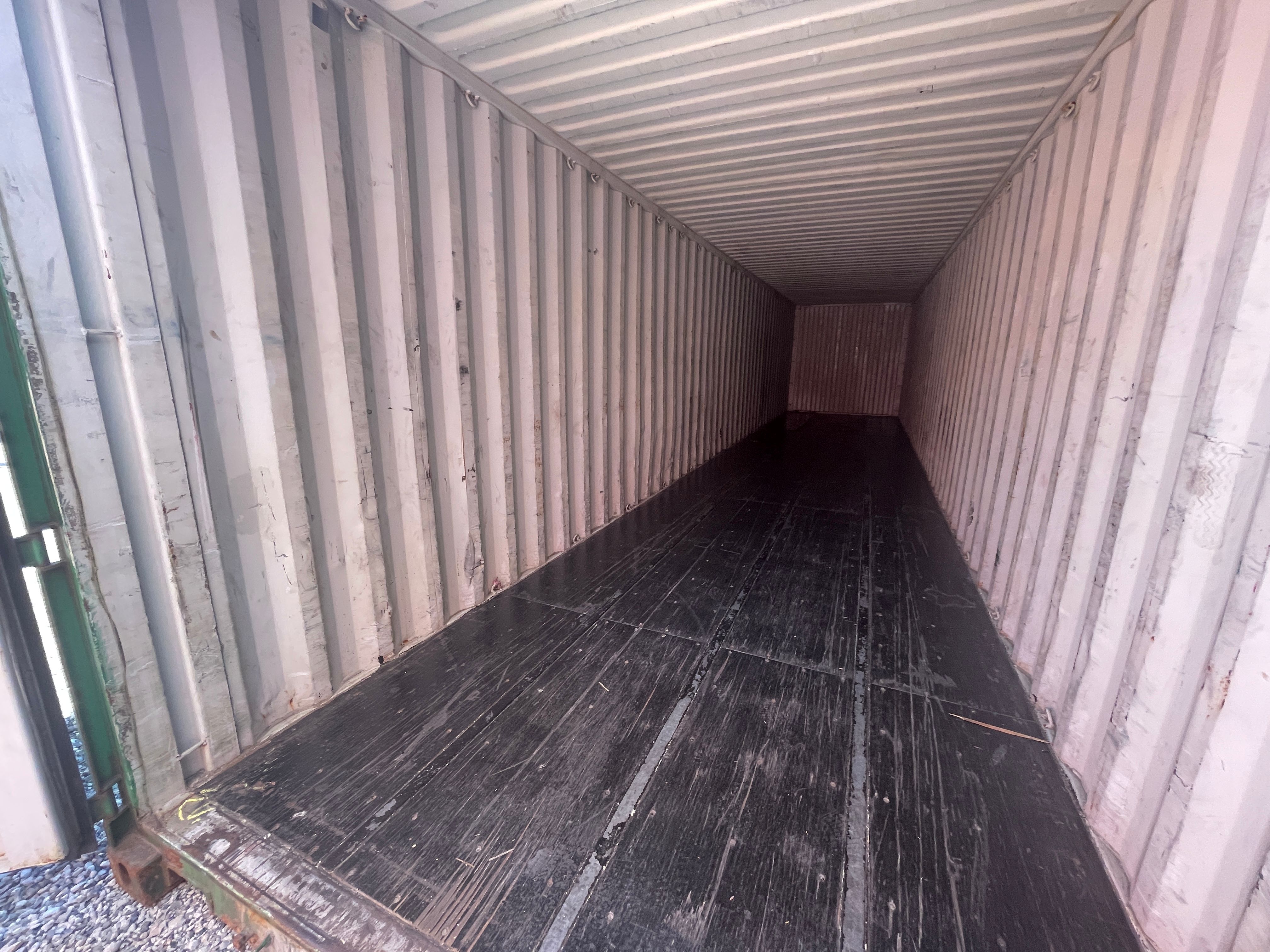 40 foot shipping container wind and watertight interior