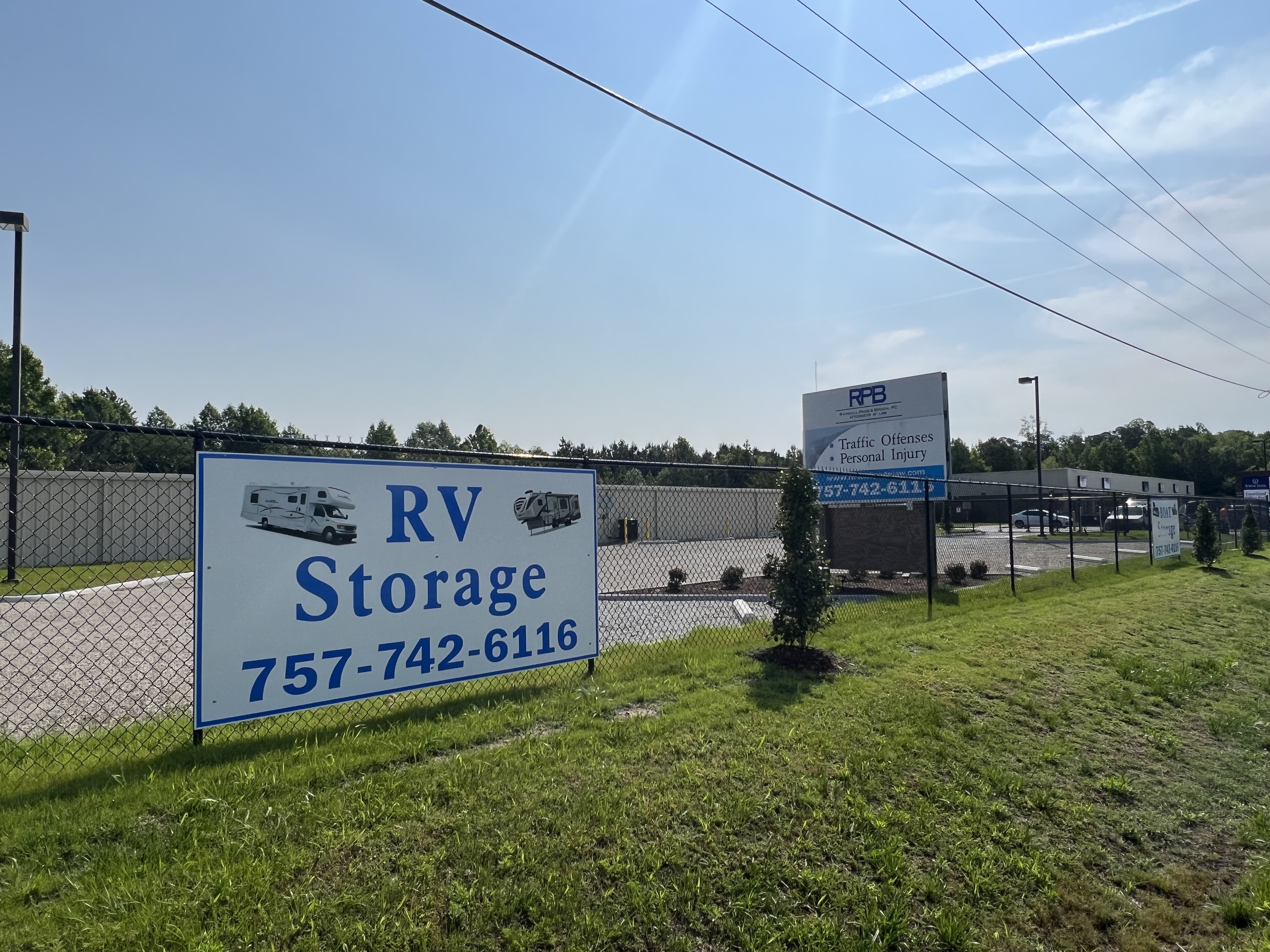 Outdoor RV/18-Wheeler Storage in Courtland, VA