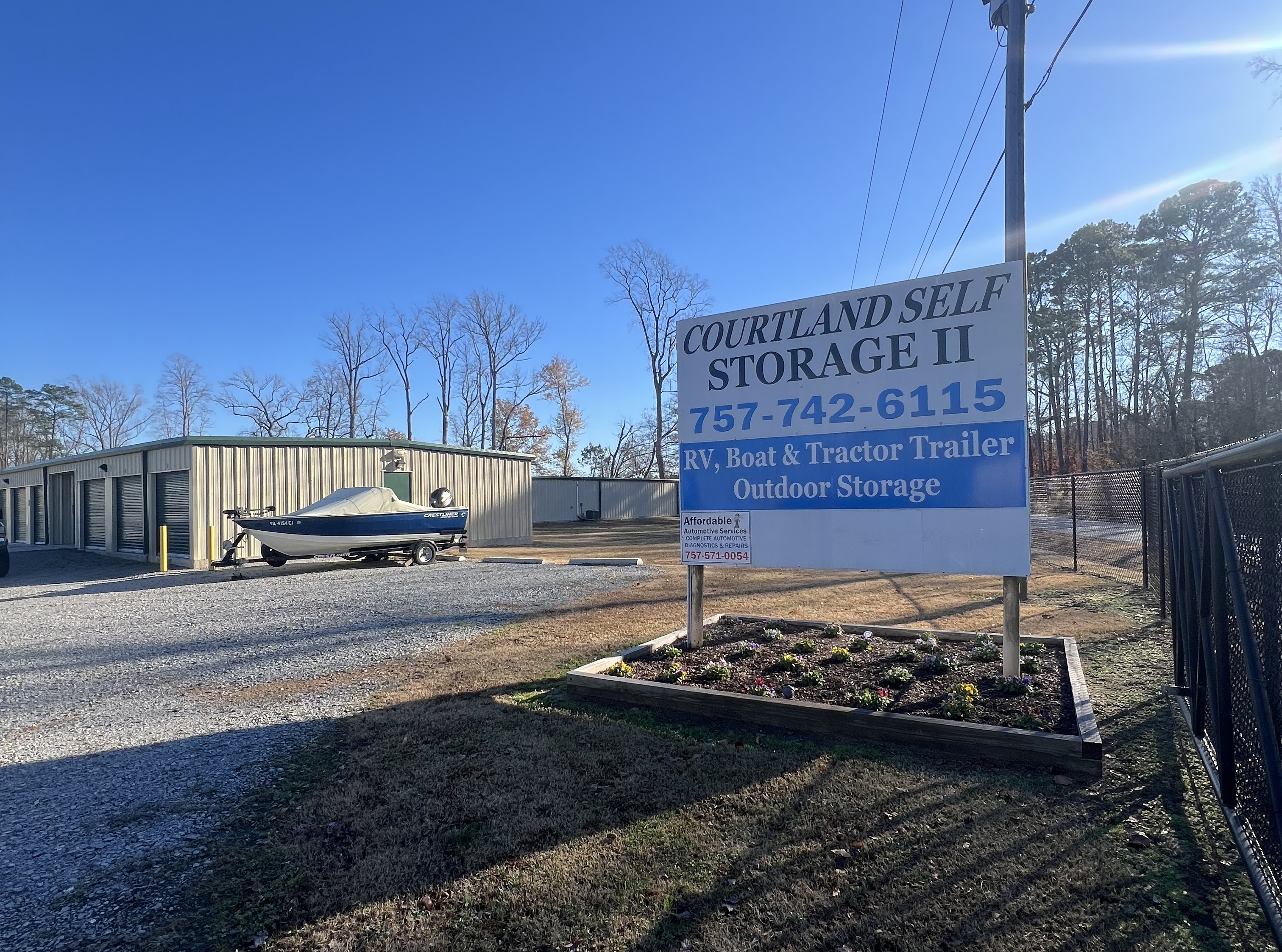 Outdoor RV/Trailer/18-Wheeler Parking in Courtland, VA