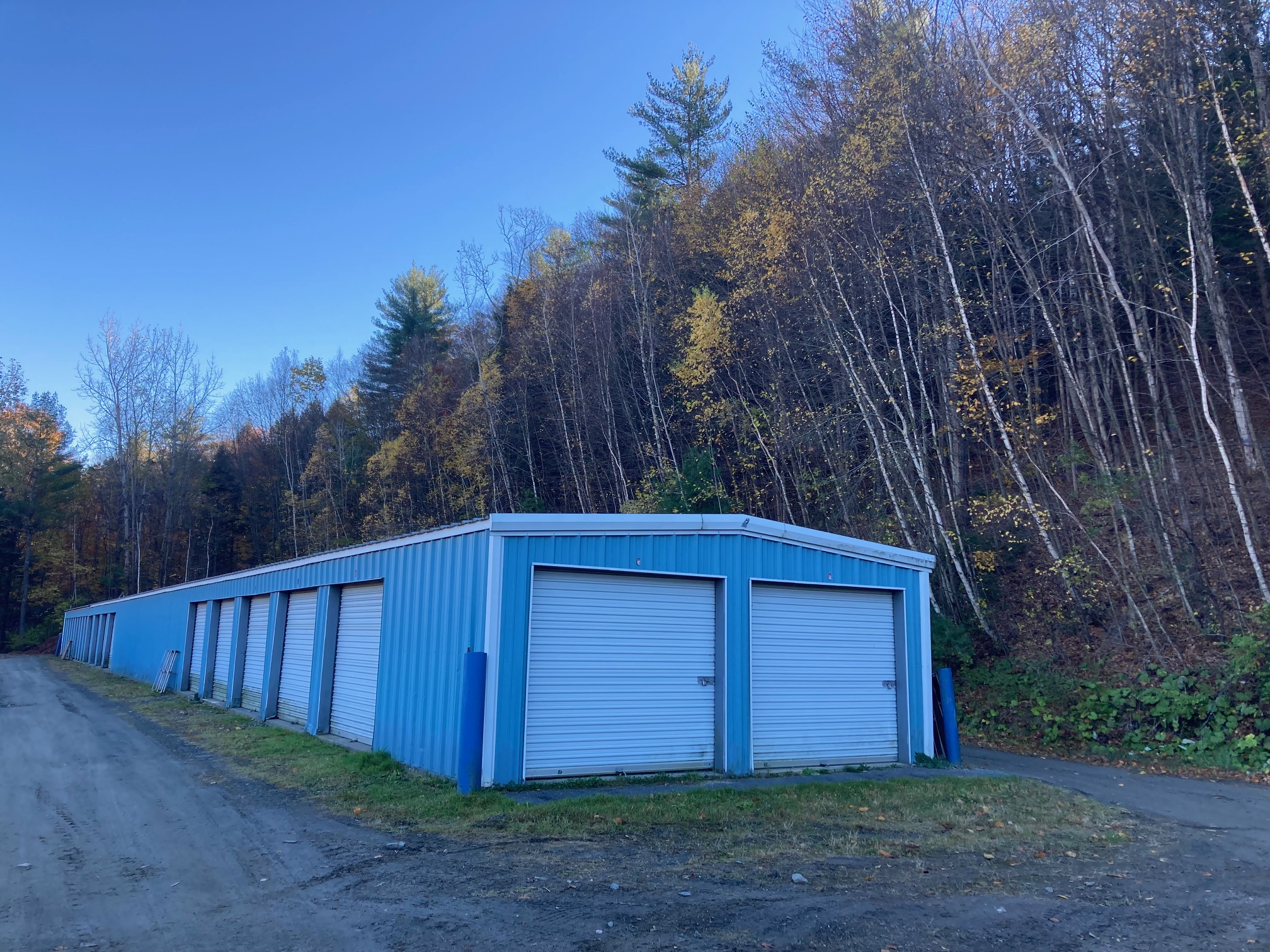 Drive up access self storage in hartford, vt