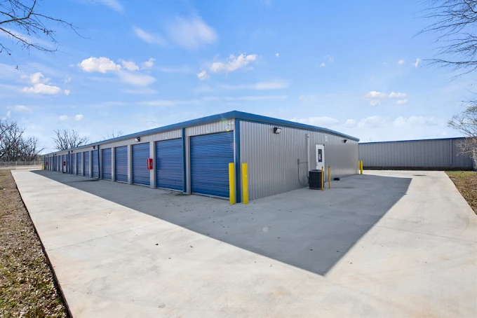 FreeUp Storage Fort Valley - Drive-Up Units