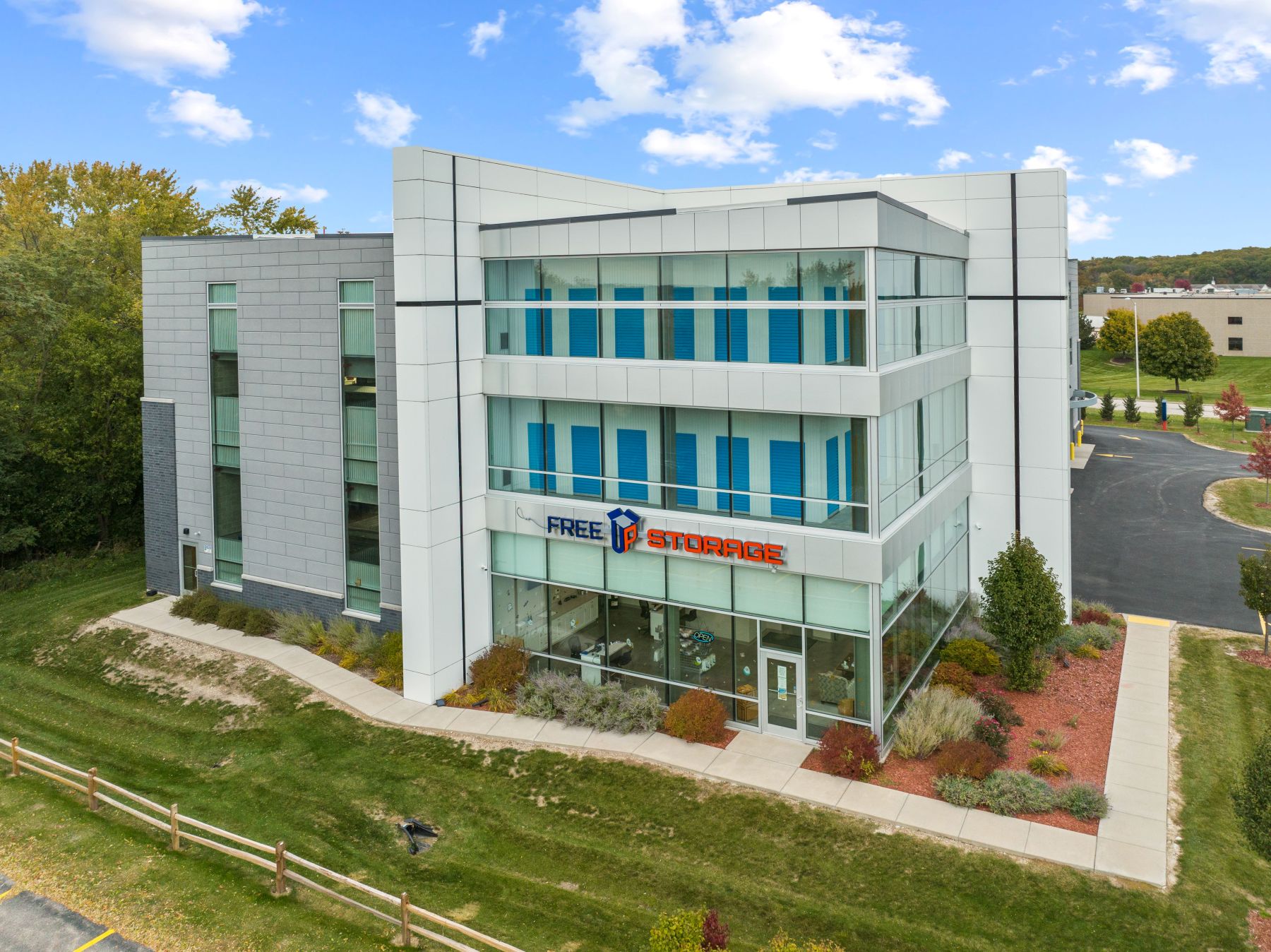 FreeUp Storage Self Storage in Hartland, WI FreeUp Storage Self Storage in Hartland, WI