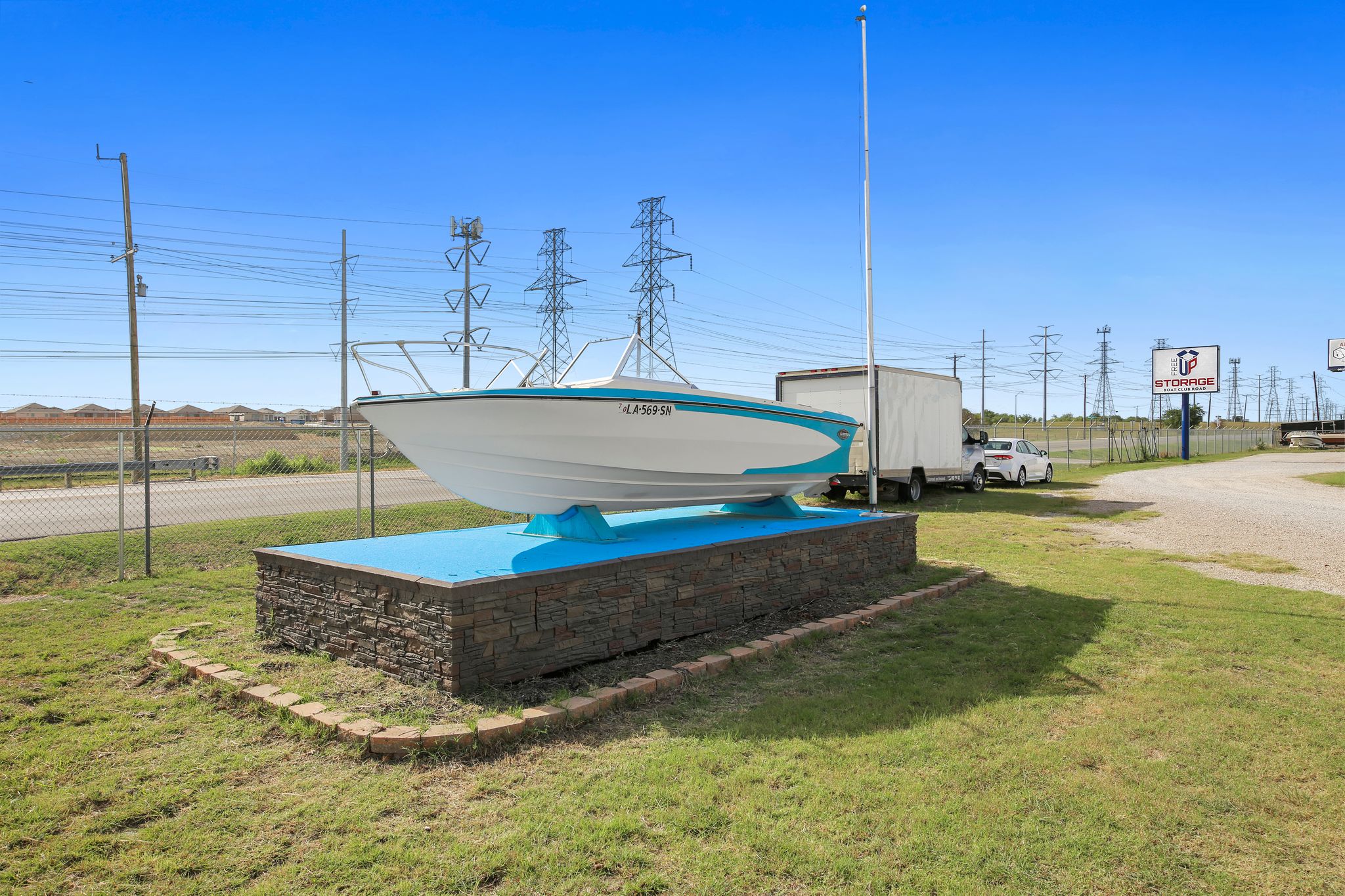 FreeUp Storage Boat Club Road Model Boat