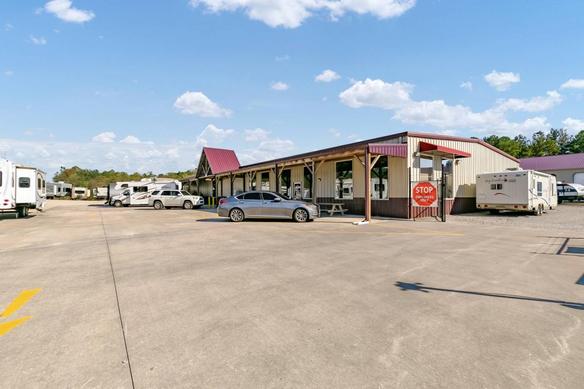 Best RV Storage in Springville, TN
