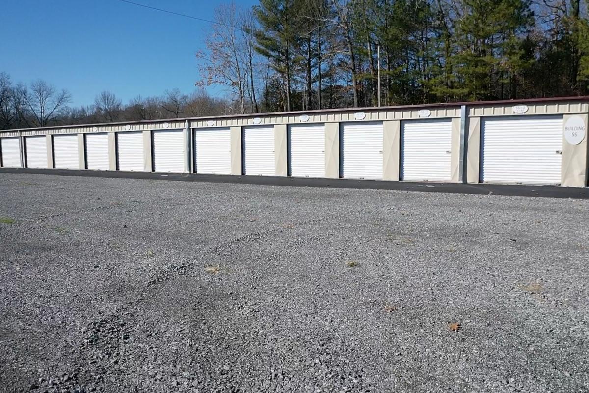 Business & Commercial Units in Springville, TN