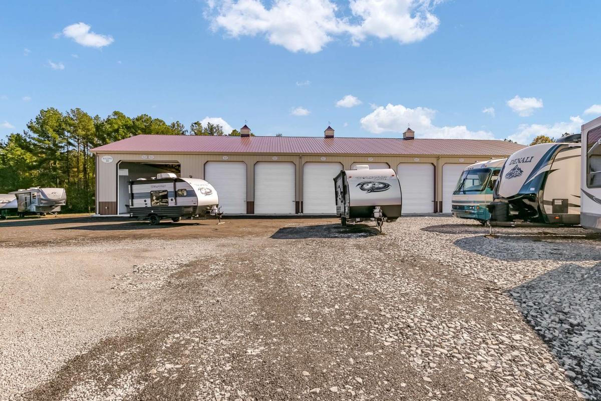 Outdoor Trailed Parking in Springville, TN