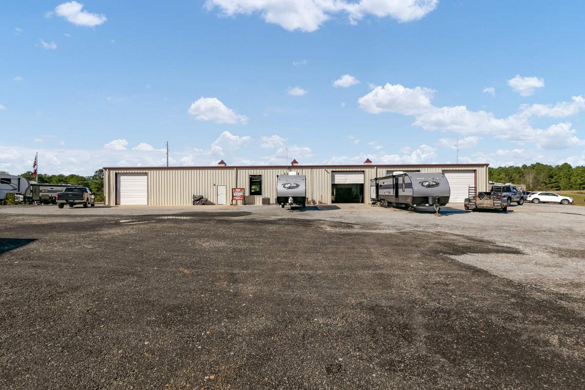 Secure Outdoor Trailer and Boat Storage in Springville, TN