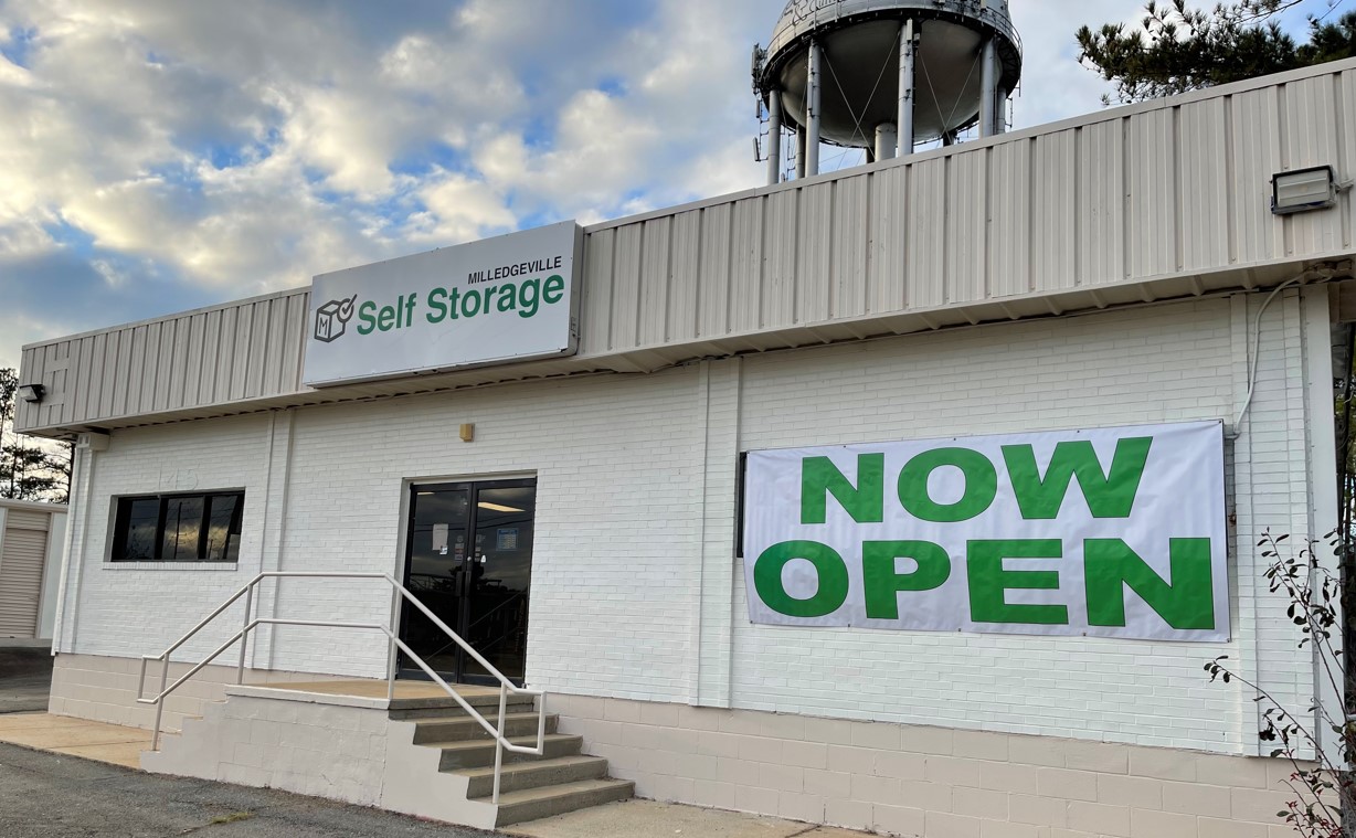 indoor self storage units milledgeville ga