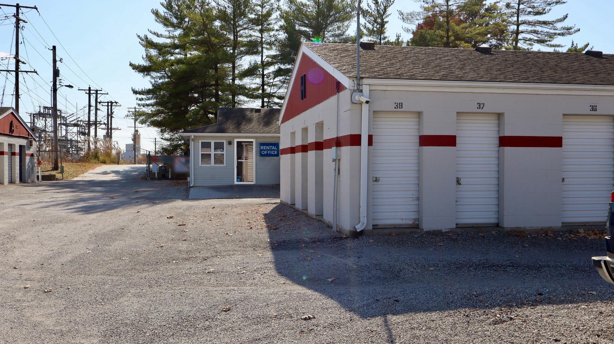 Center Grove Road at 6463 Center Grove Rd Edwardsville, IL 62025