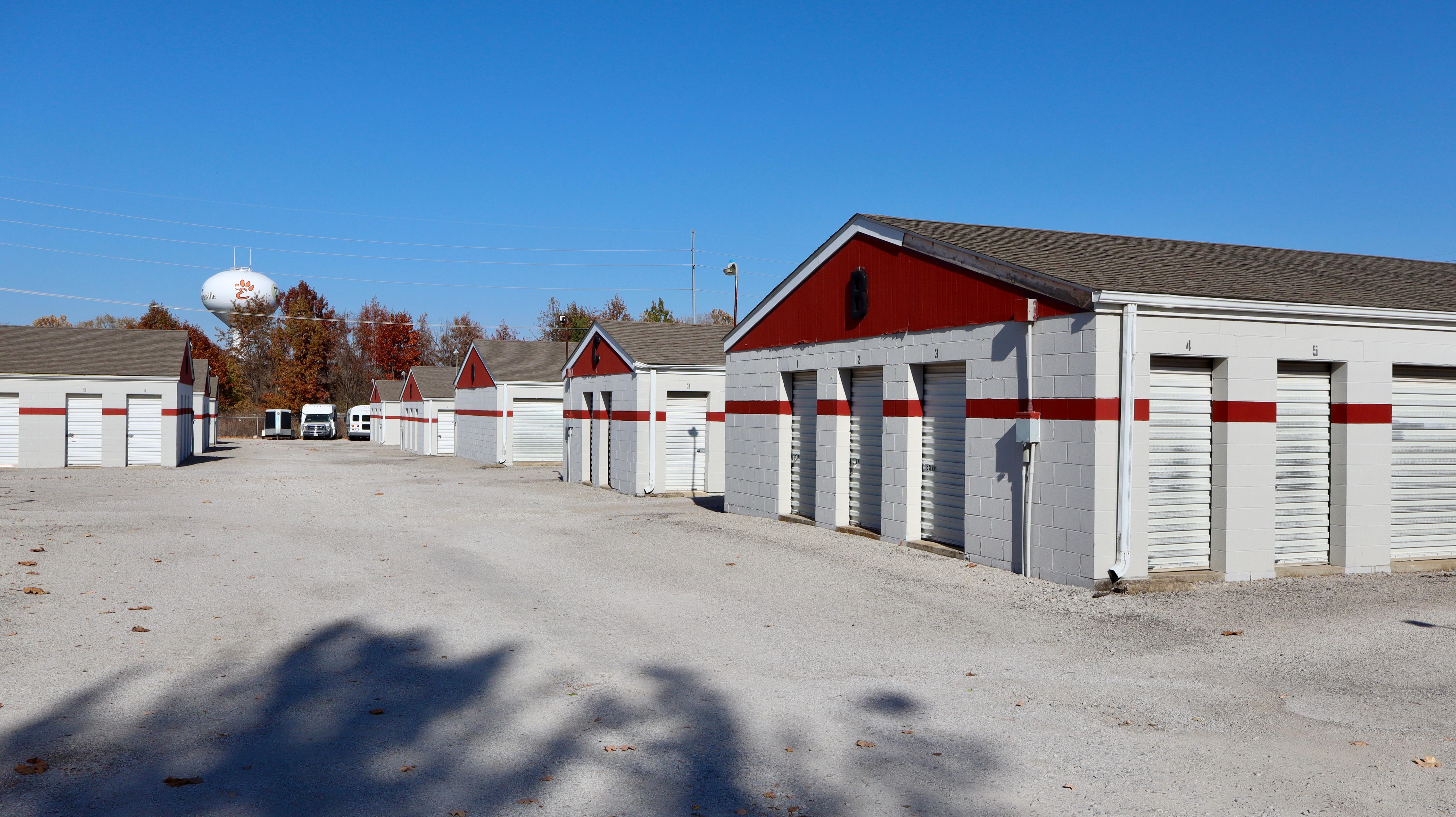 Center Grove Road at 6463 Center Grove Rd Edwardsville, IL 62025