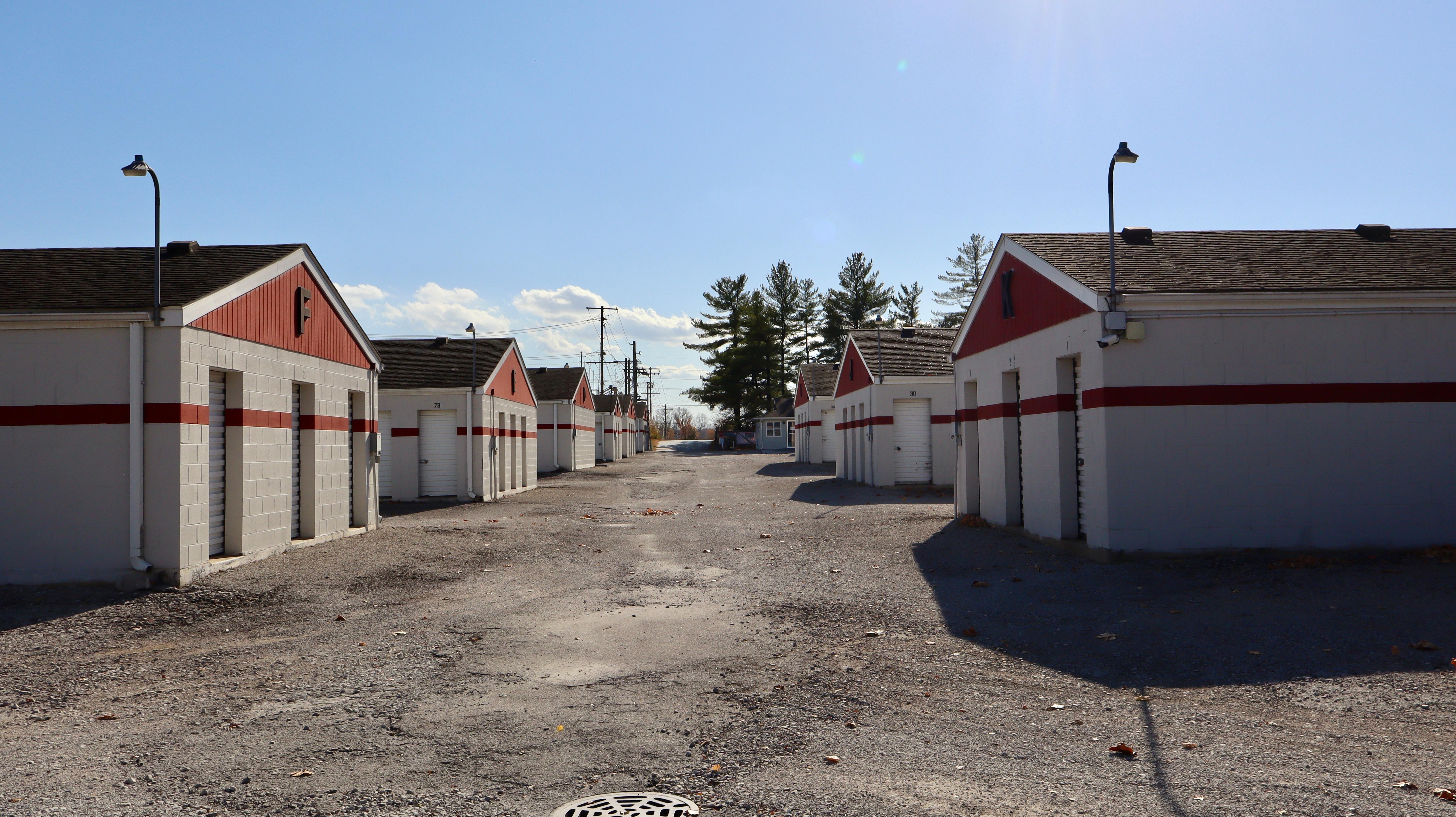 Center Grove Road at 6463 Center Grove Rd Edwardsville, IL 62025